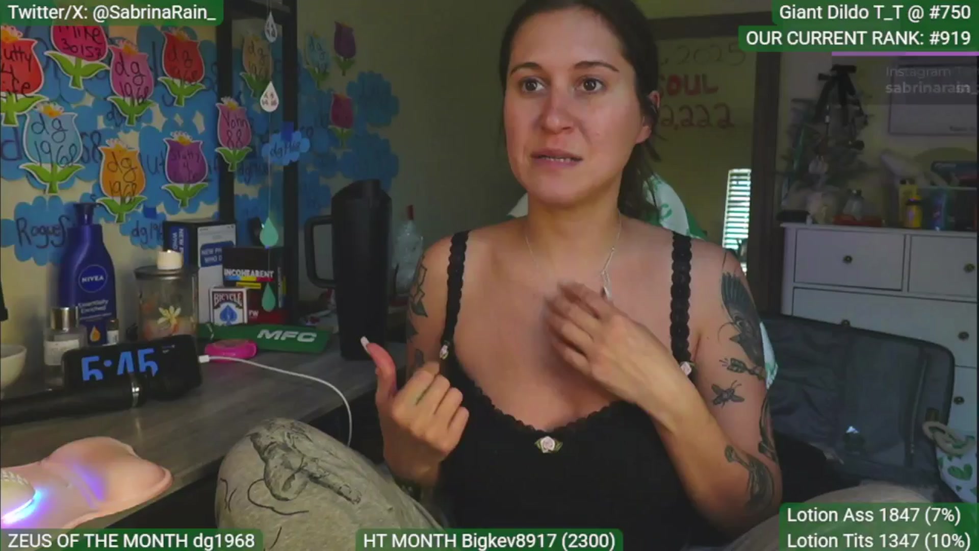 Gallery image thumbnail from SabrinaRain's myfreecams stream on, 05/19/2025, 01:26 image 12 of 20
