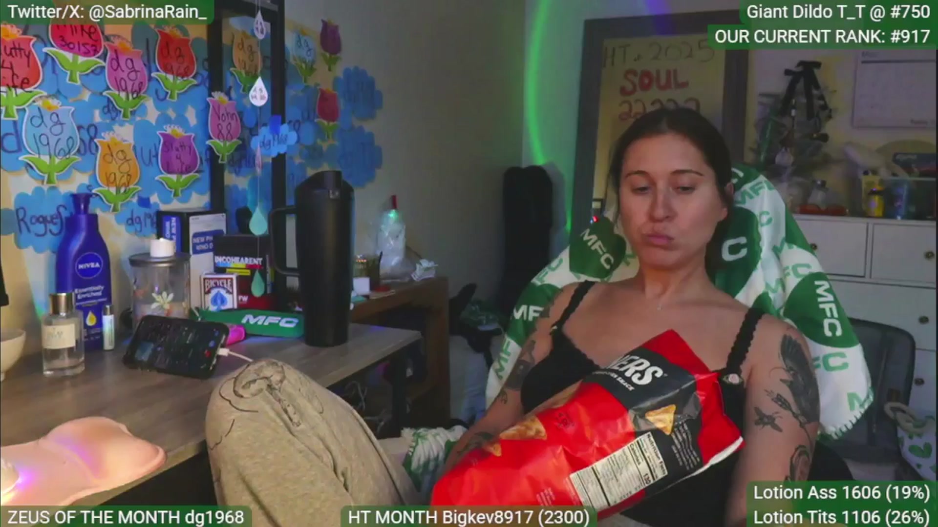 Gallery image thumbnail from SabrinaRain's myfreecams stream on, 05/19/2025, 01:26 image 19 of 20