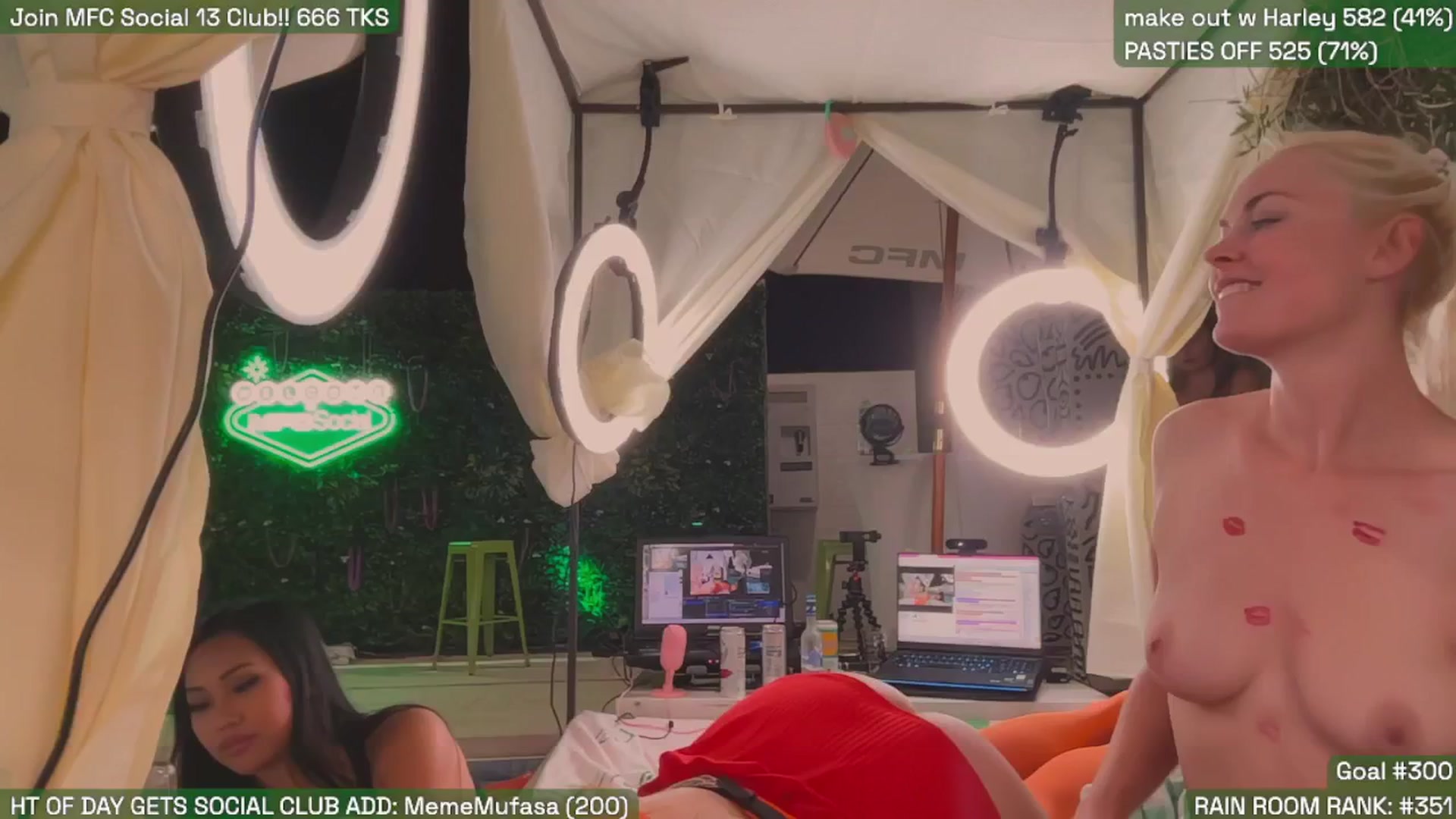 Gallery image thumbnail from SabrinaRain's myfreecams stream on, 10/09/2025, 08:41 image 16 of 20