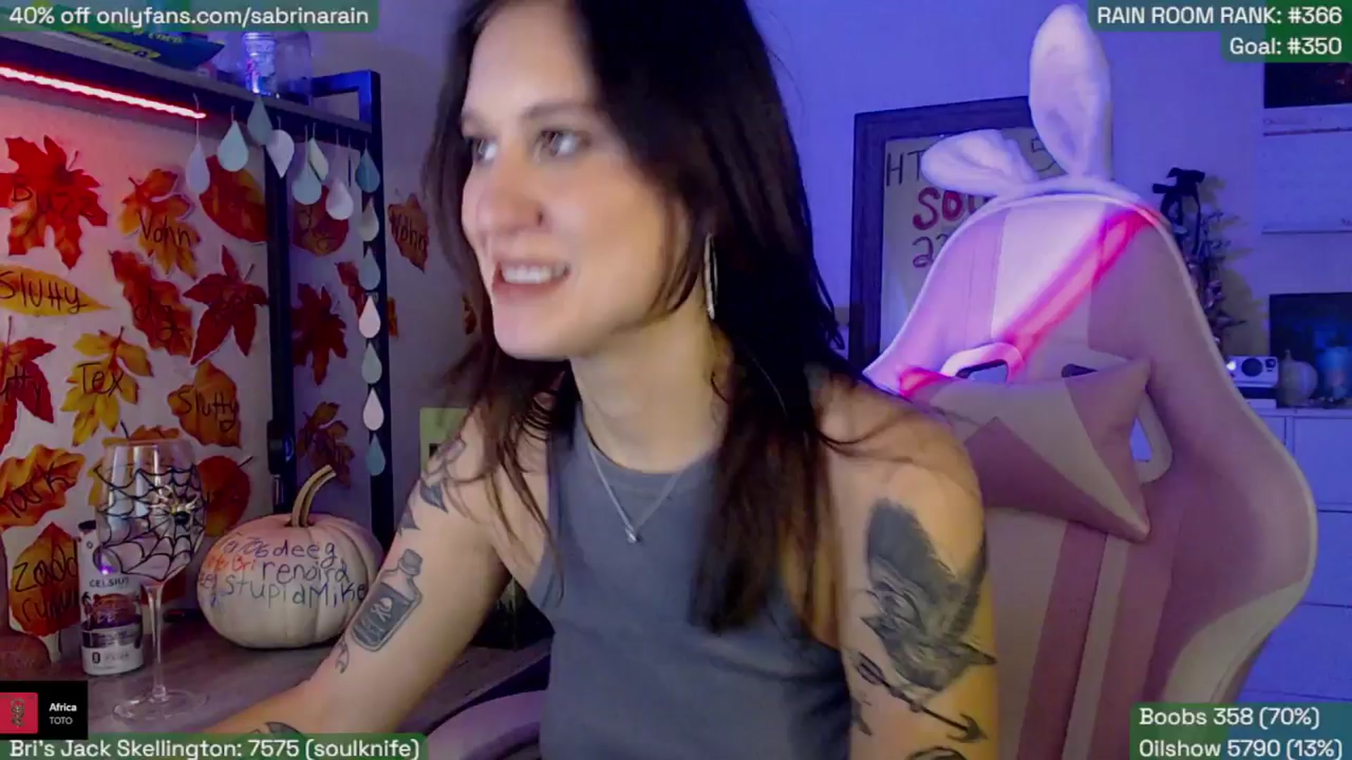 Gallery image thumbnail from SabrinaRain's myfreecams stream on, 10/22/2025, 03:45 image 17 of 20
