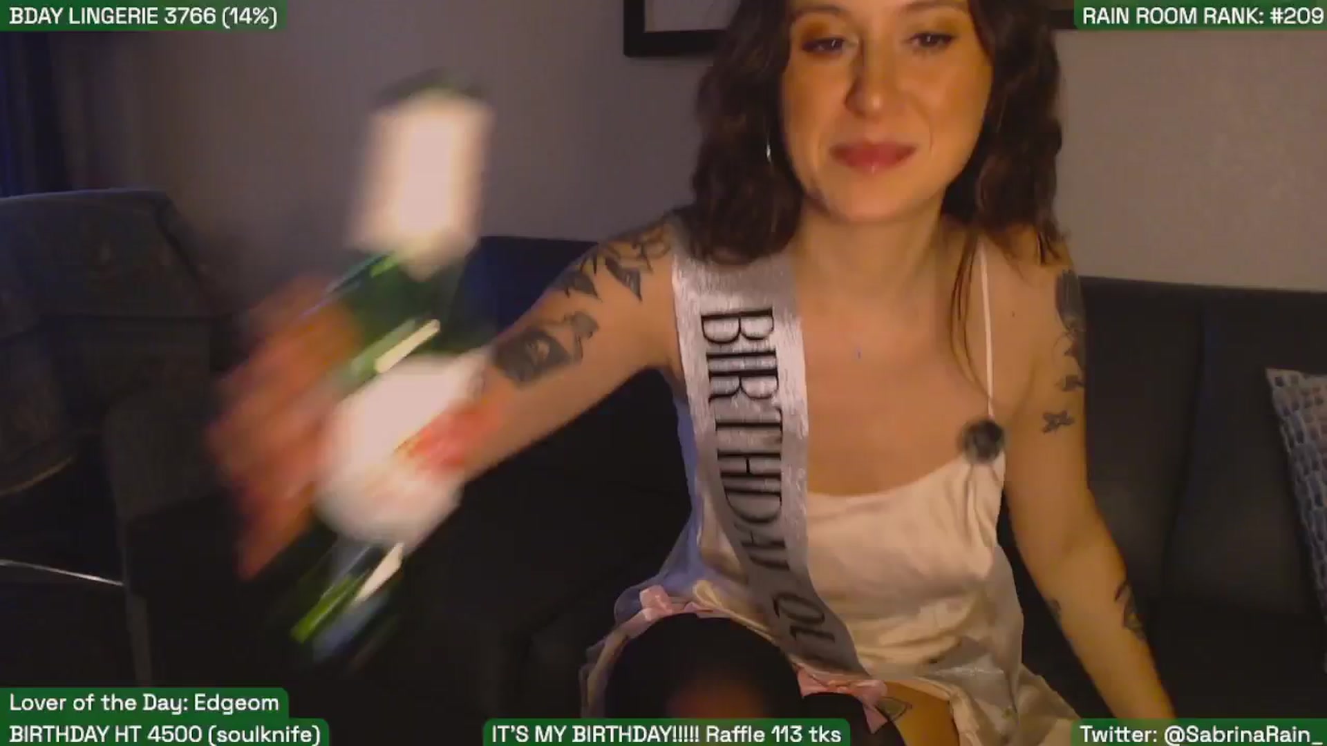 Gallery image thumbnail from SabrinaRain's myfreecams stream on, 11/04/2025, 24:00 image 17 of 20