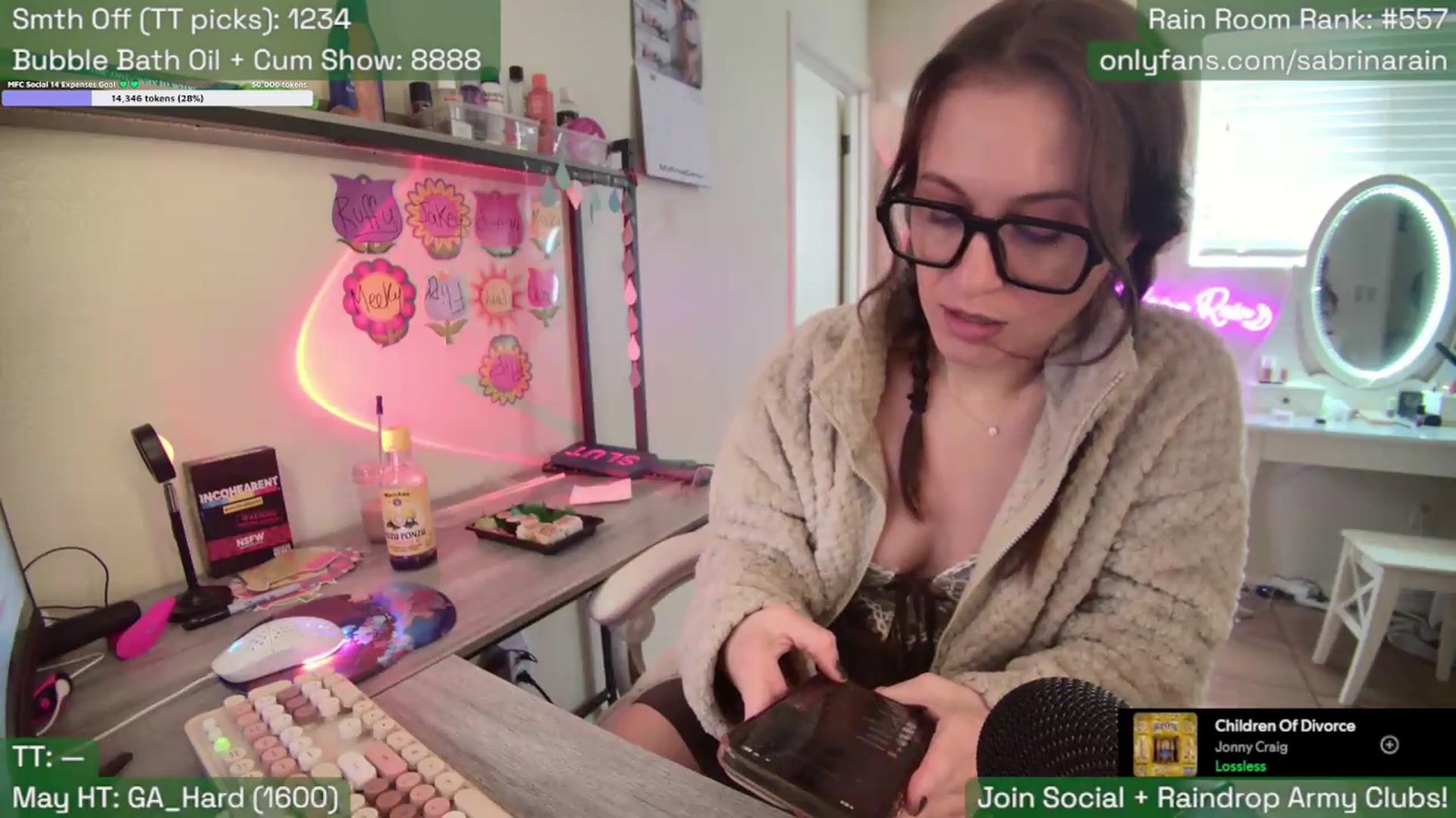 Gallery image thumbnail from SabrinaRain's myfreecams stream on, 05/06/2026, 22:27 image 3 of 20