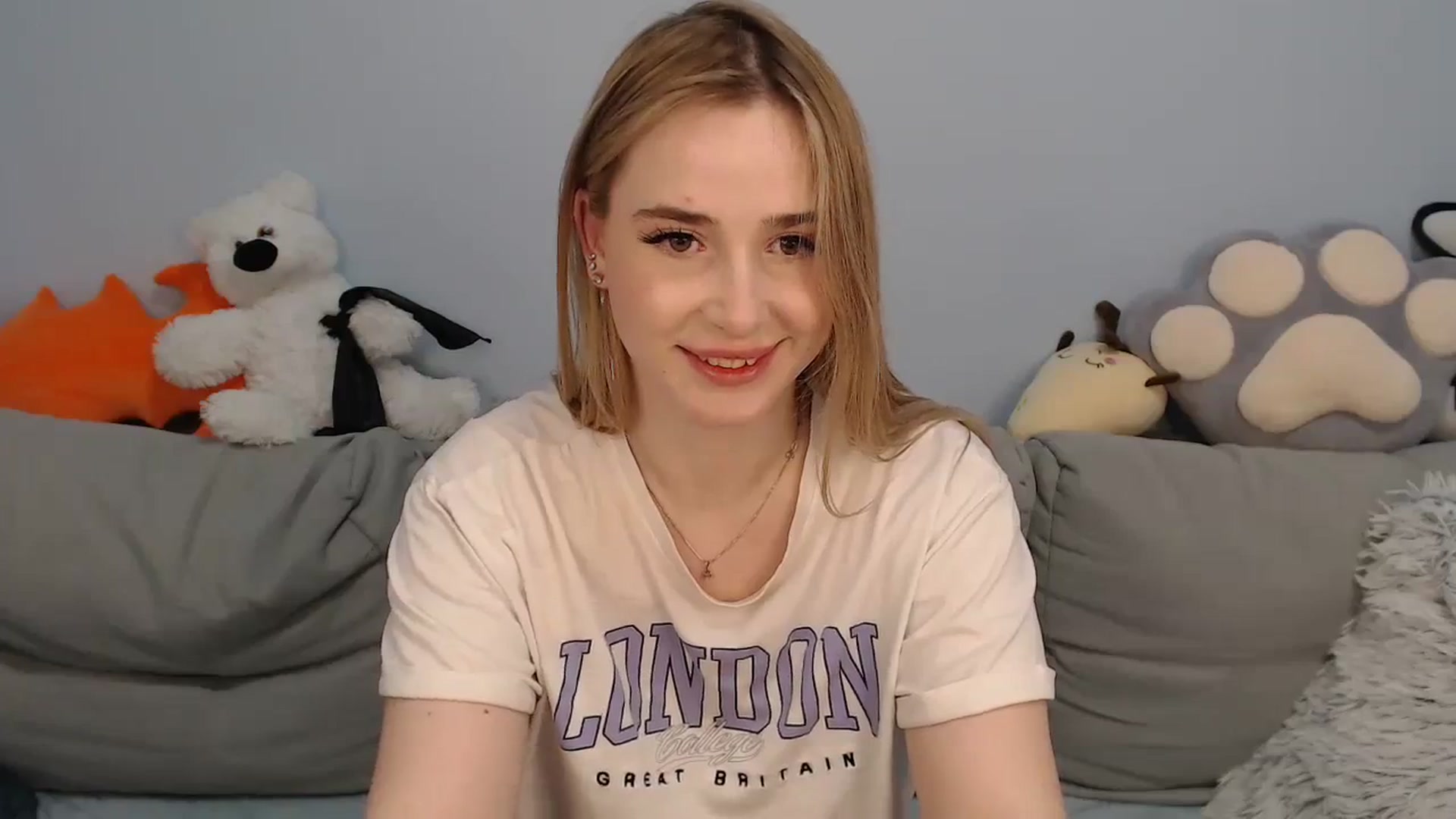 Gallery image thumbnail from SabrinaViolet's myfreecams stream on, 11/28/2023, 13:18 image 16 of 20