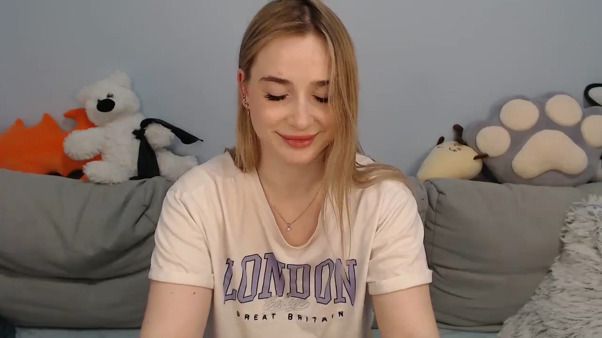 Gallery image thumbnail from SabrinaViolet's myfreecams stream on, 11/28/2023, 13:18 image 12 of 20