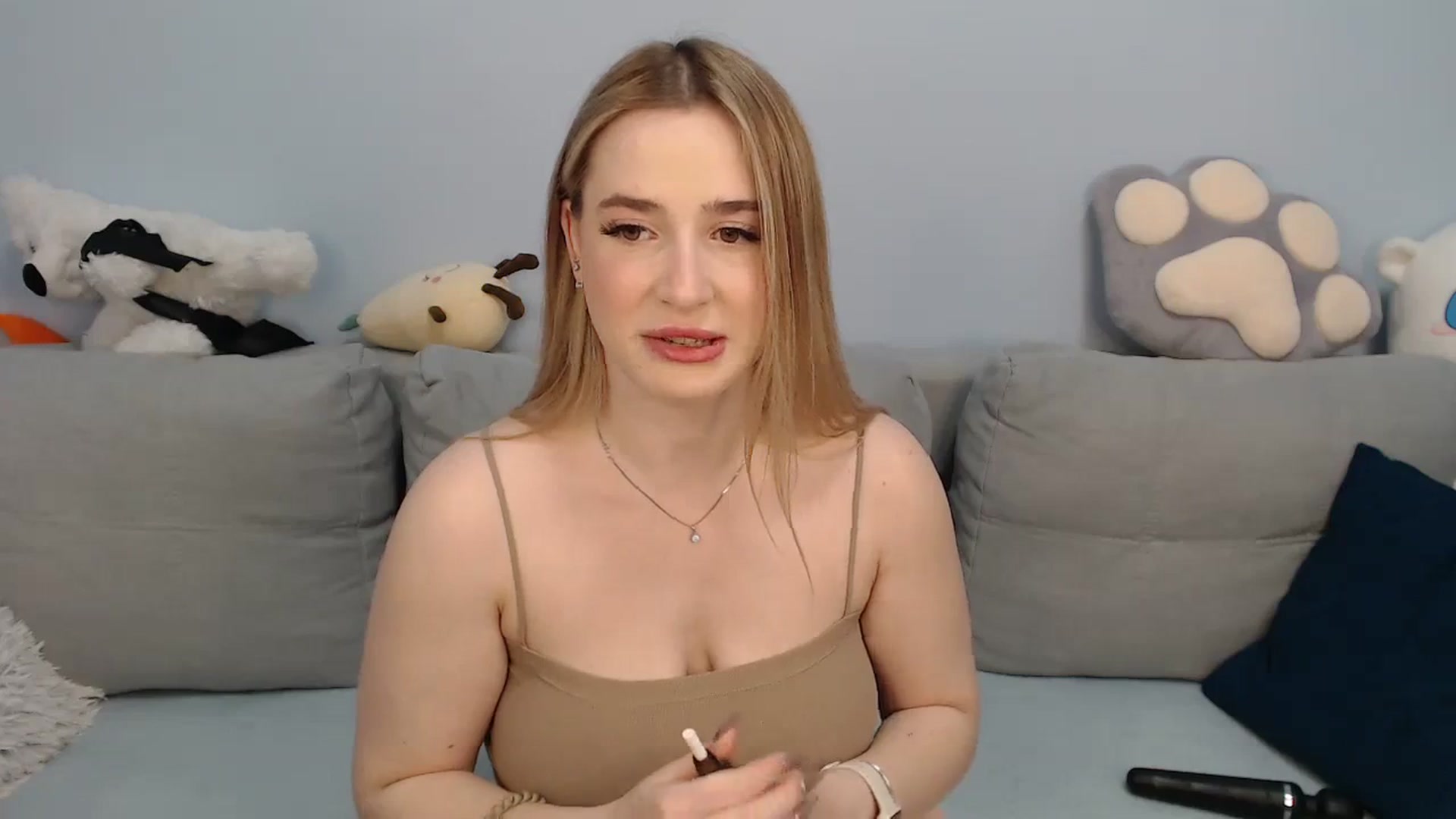 Gallery image thumbnail from SabrinaViolet's myfreecams stream on, 12/03/2023, 10:18 image 10 of 20