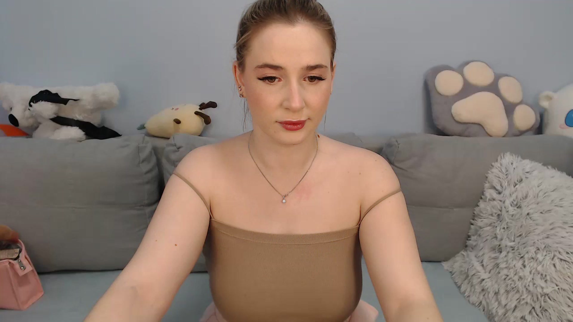 Gallery image thumbnail from SabrinaViolet's myfreecams stream on, 12/04/2023, 10:03 image 18 of 20