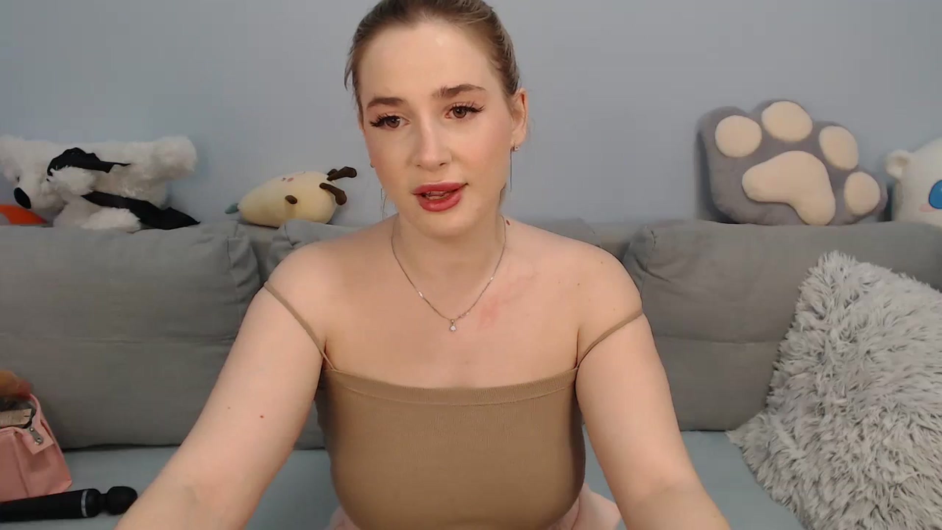 Gallery image thumbnail from SabrinaViolet's myfreecams stream on, 12/04/2023, 10:03 image 14 of 20