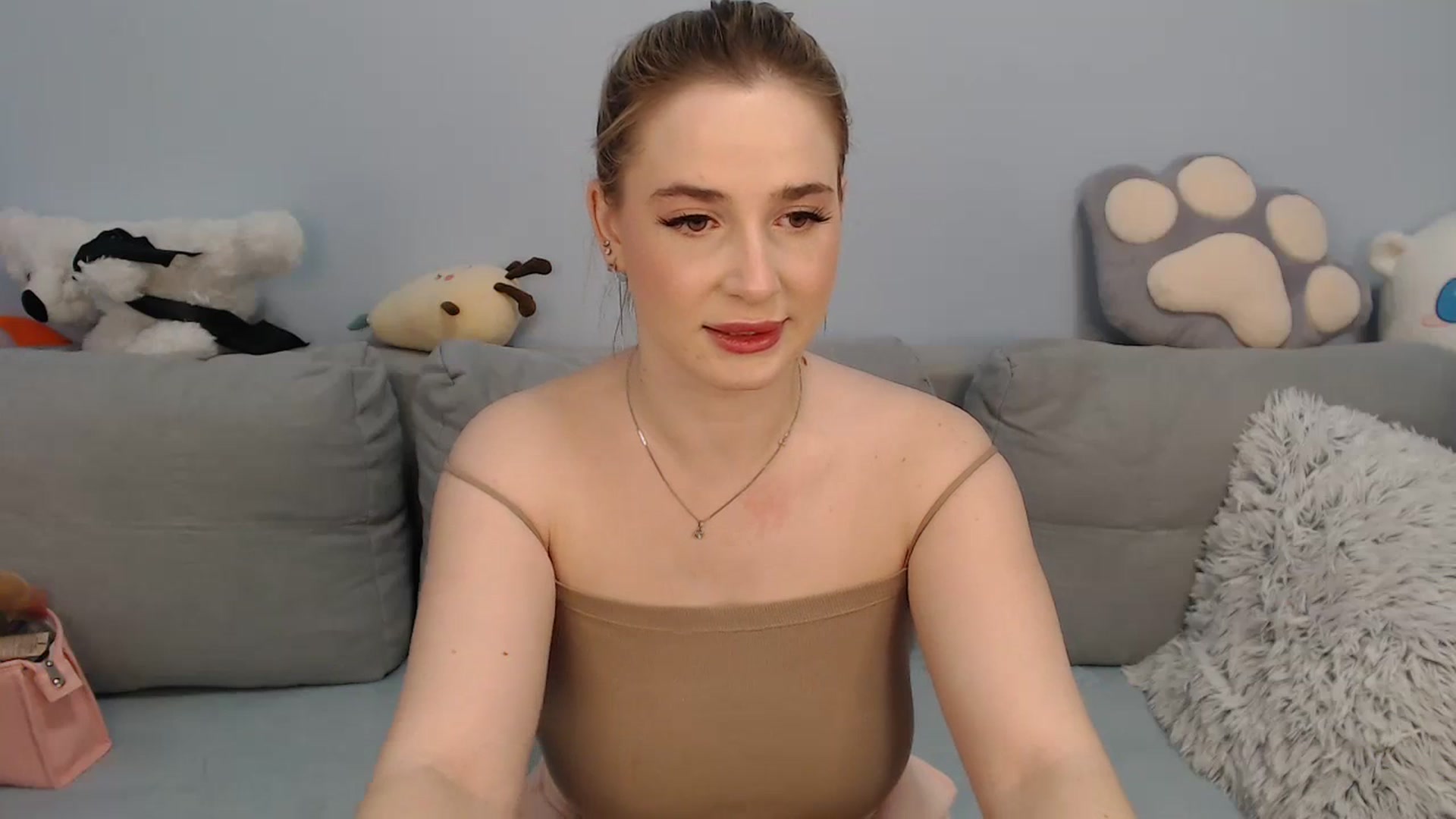 Gallery image thumbnail from SabrinaViolet's myfreecams stream on, 12/04/2023, 10:03 image 19 of 20