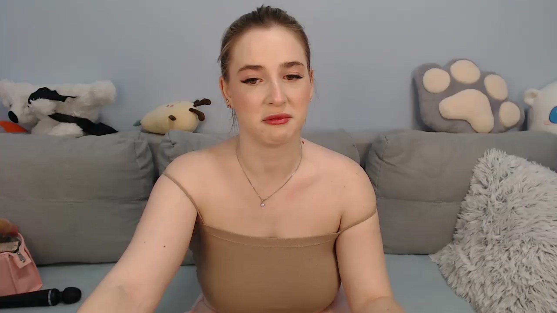 Gallery image thumbnail from SabrinaViolet's myfreecams stream on, 12/04/2023, 10:03 image 13 of 20