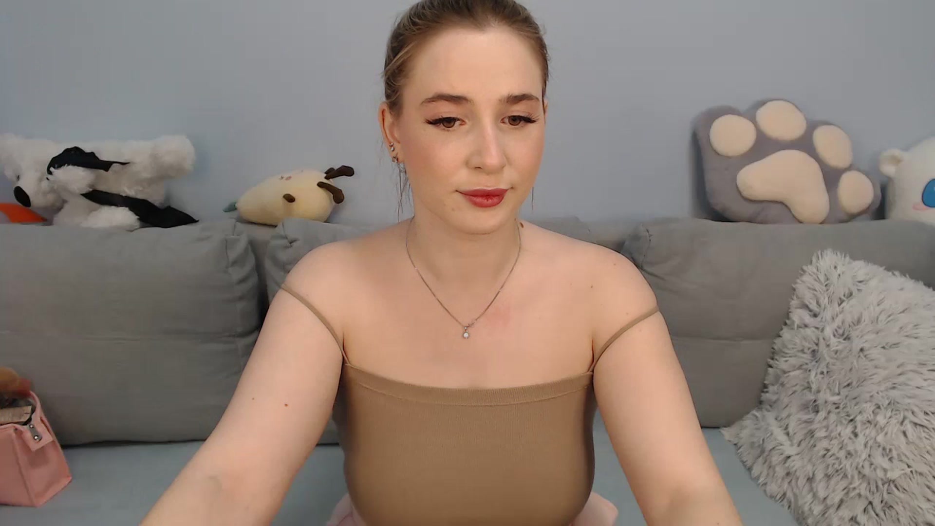 Gallery image thumbnail from SabrinaViolet's myfreecams stream on, 12/04/2023, 10:03 image 17 of 20