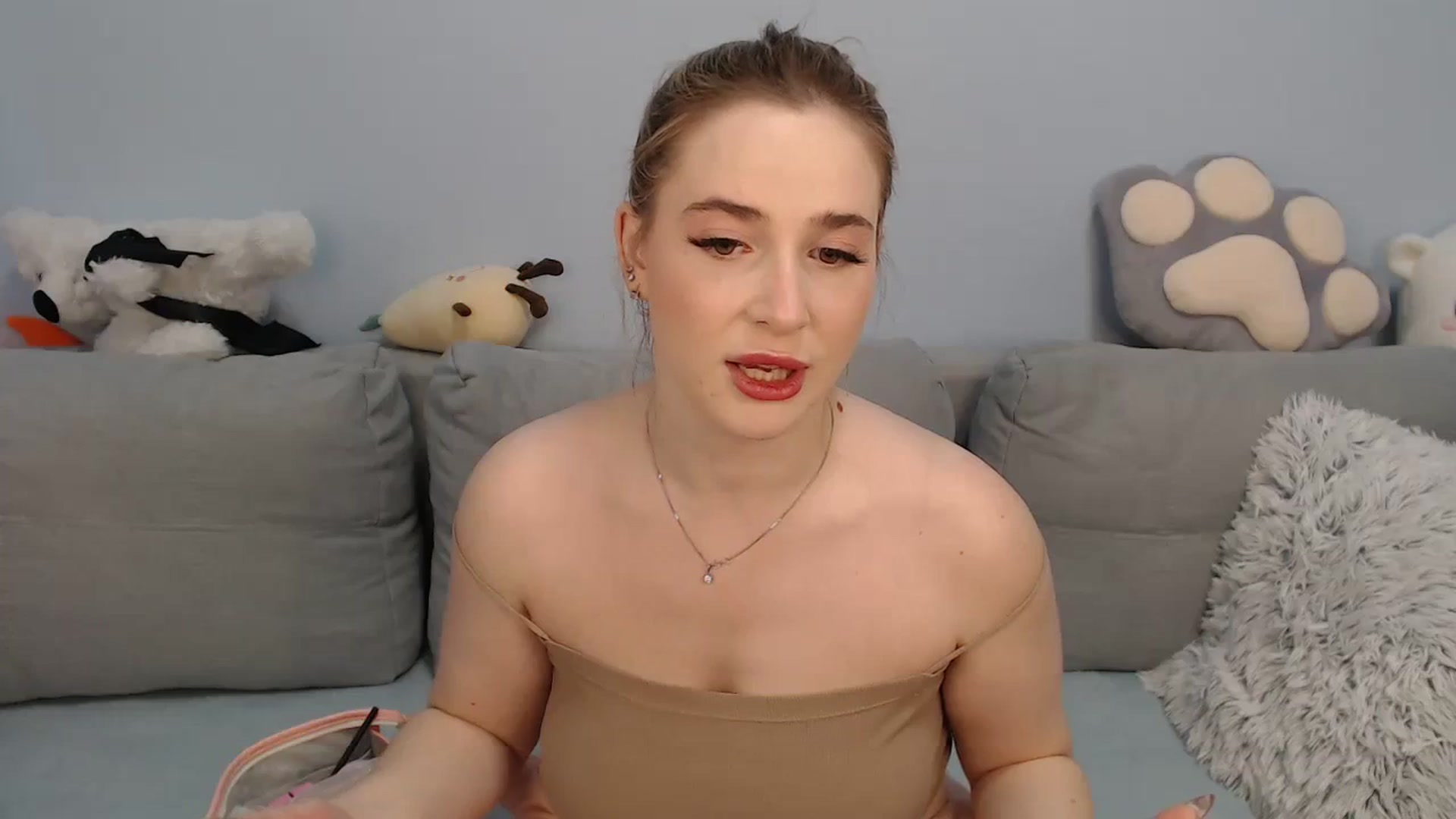 Gallery image thumbnail from SabrinaViolet's myfreecams stream on, 12/04/2023, 10:03 image 8 of 20