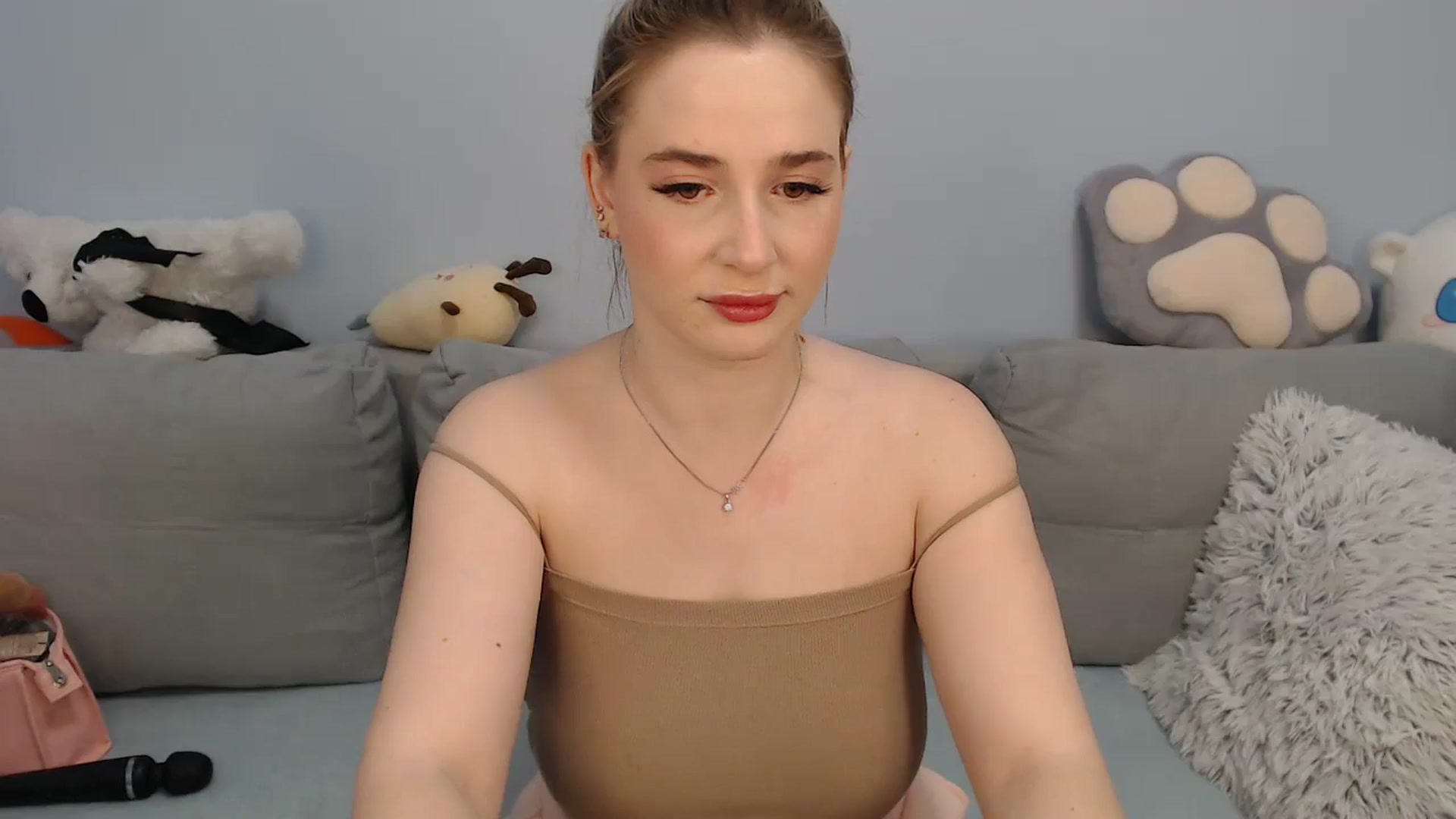 Gallery image thumbnail from SabrinaViolet's myfreecams stream on, 12/04/2023, 10:03 image 16 of 20