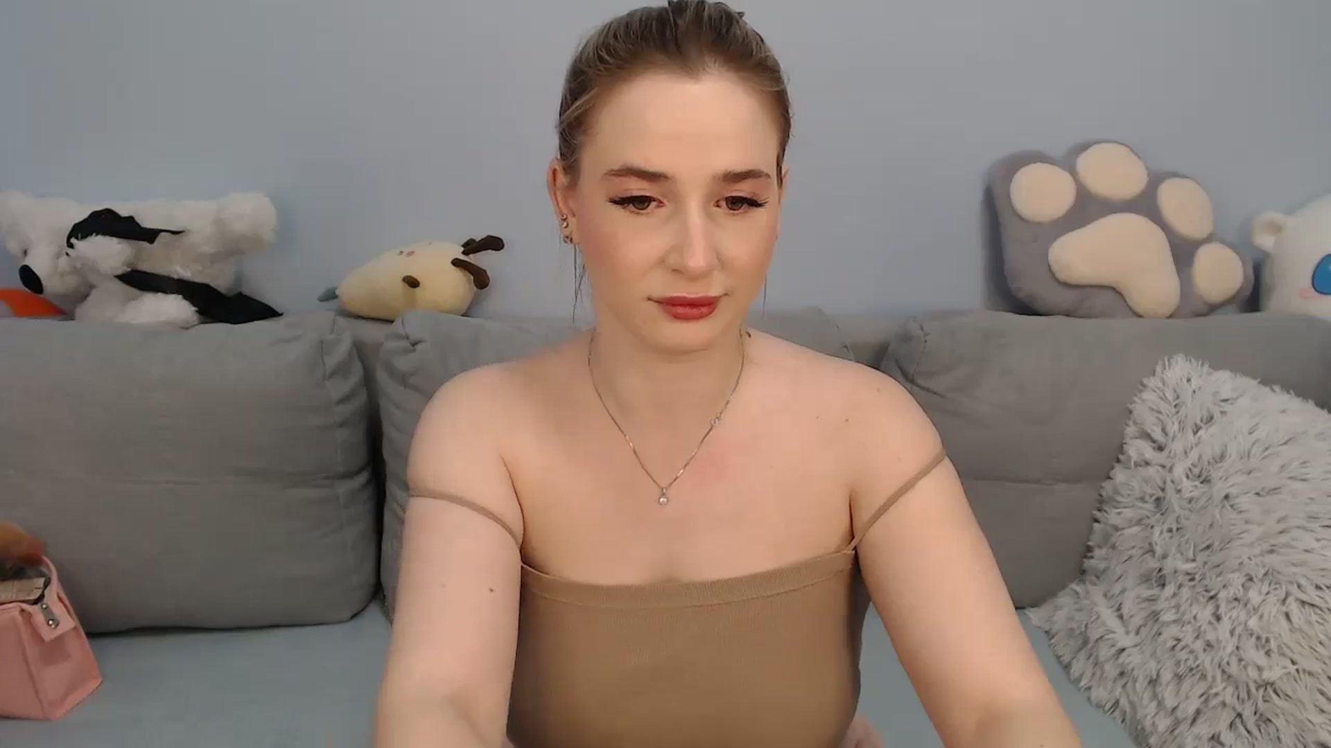 Gallery image thumbnail from SabrinaViolet's myfreecams stream on, 12/04/2023, 10:24 image 3 of 20