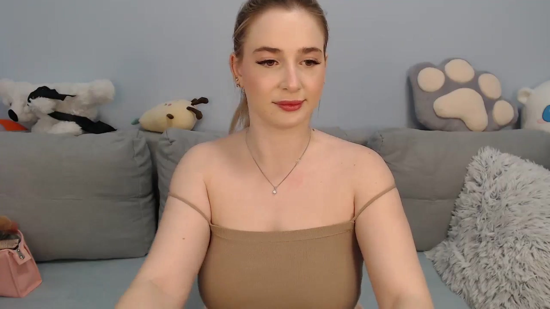 Gallery image thumbnail from SabrinaViolet's myfreecams stream on, 12/04/2023, 10:24 image 4 of 20