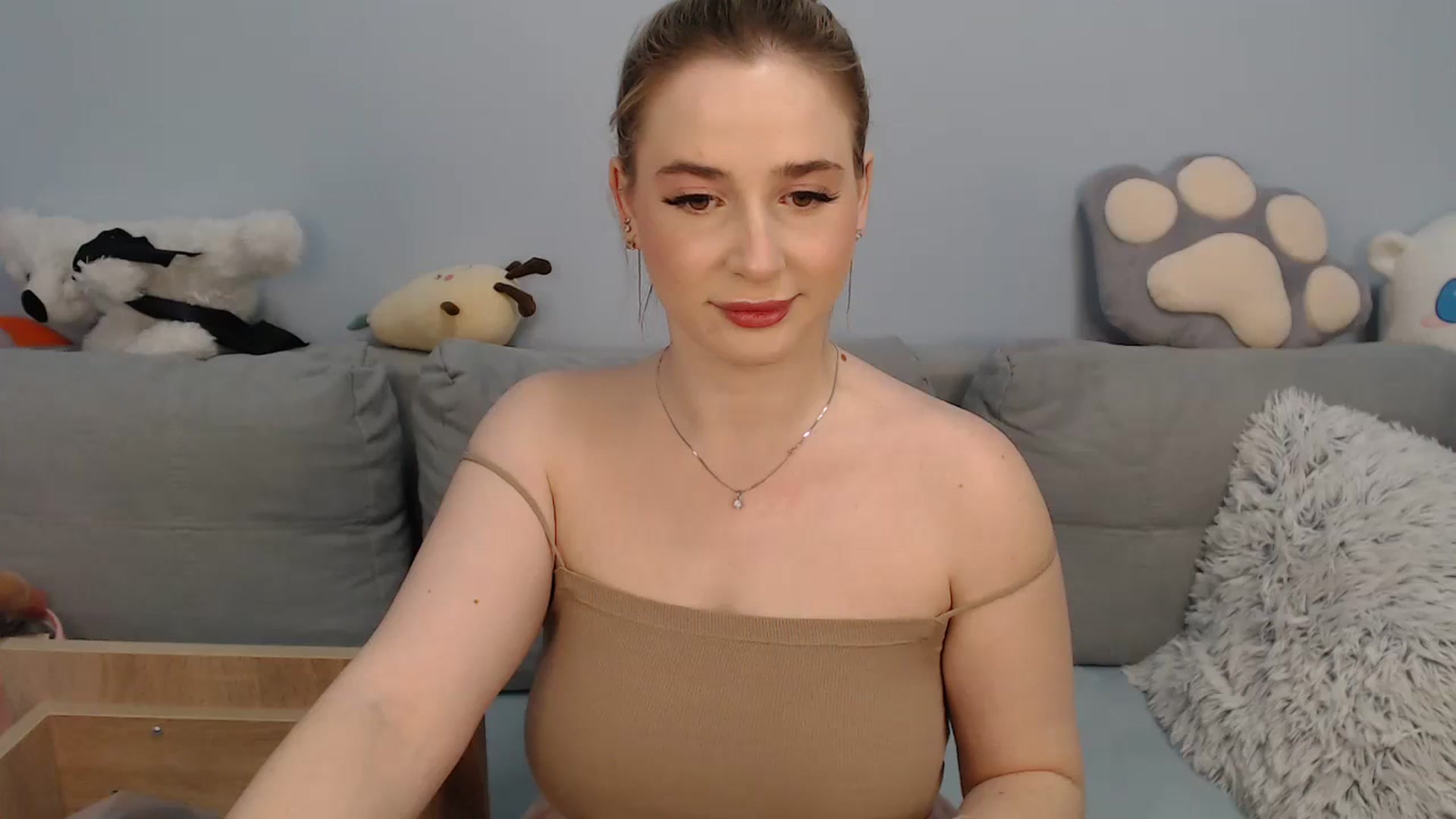 Gallery image thumbnail from SabrinaViolet's myfreecams stream on, 12/04/2023, 10:24 image 5 of 20