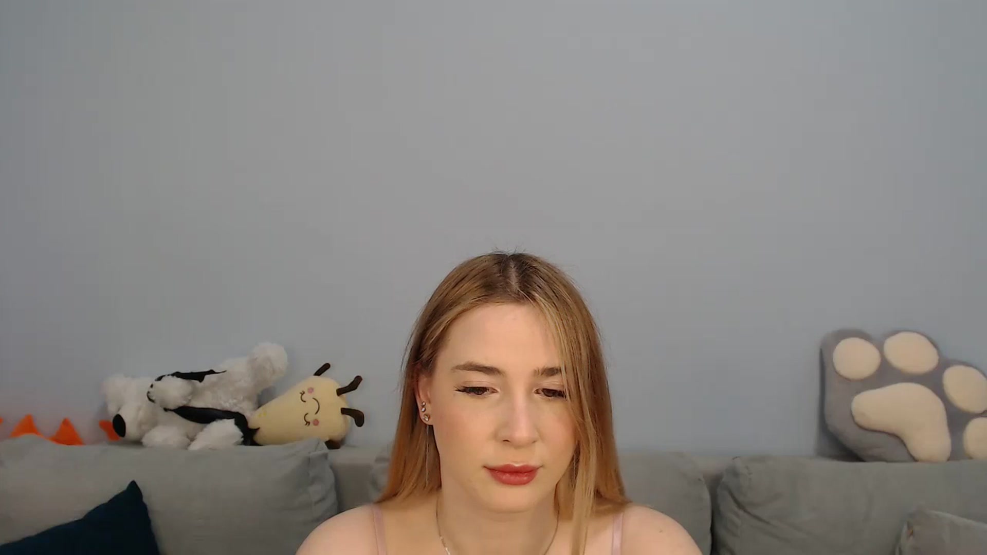 Gallery image thumbnail from SabrinaViolet's myfreecams stream on, 12/10/2023, 09:23 image 6 of 20
