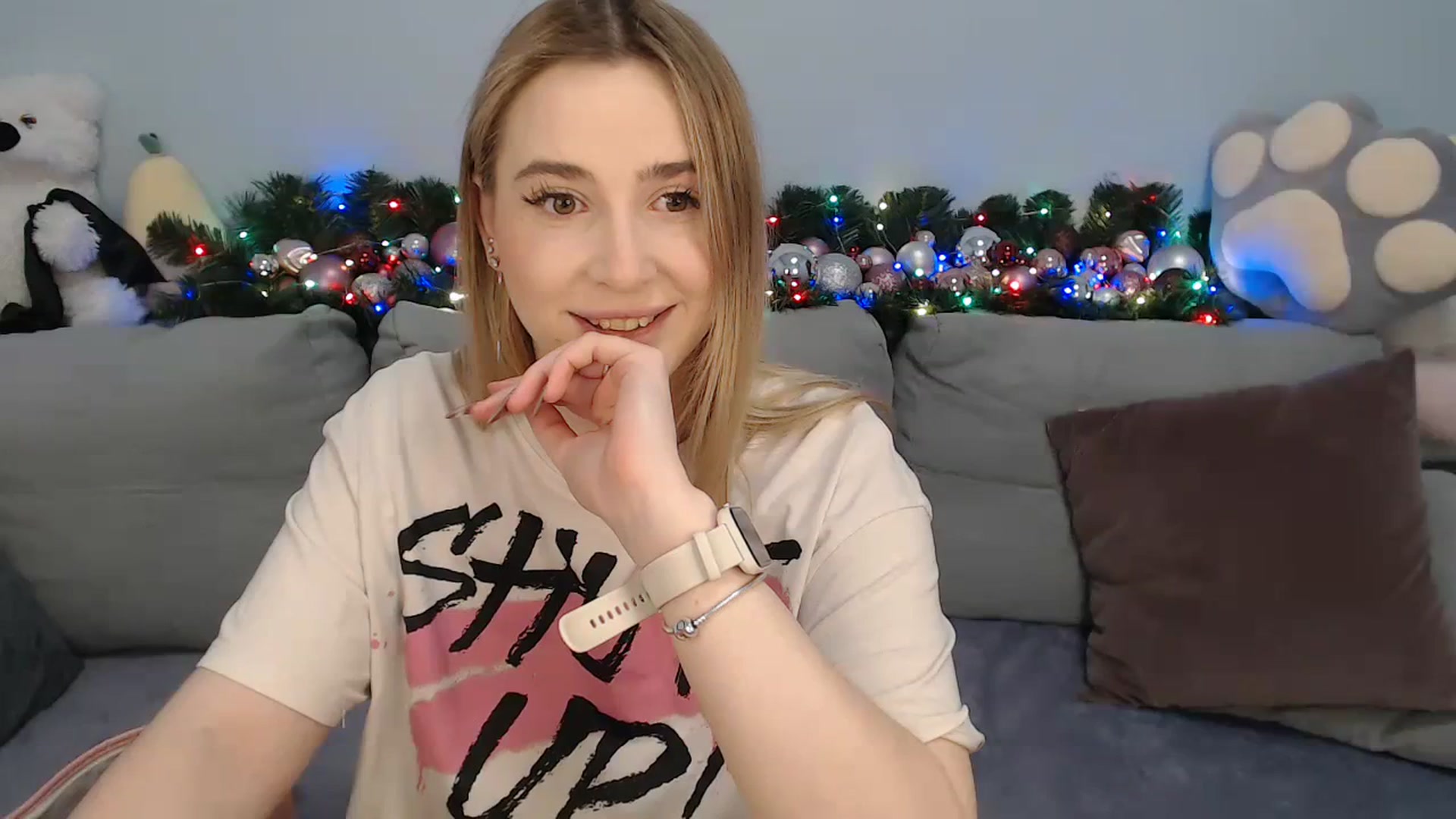 Gallery image thumbnail from SabrinaViolet's myfreecams stream on, 12/16/2023, 10:12 image 2 of 20