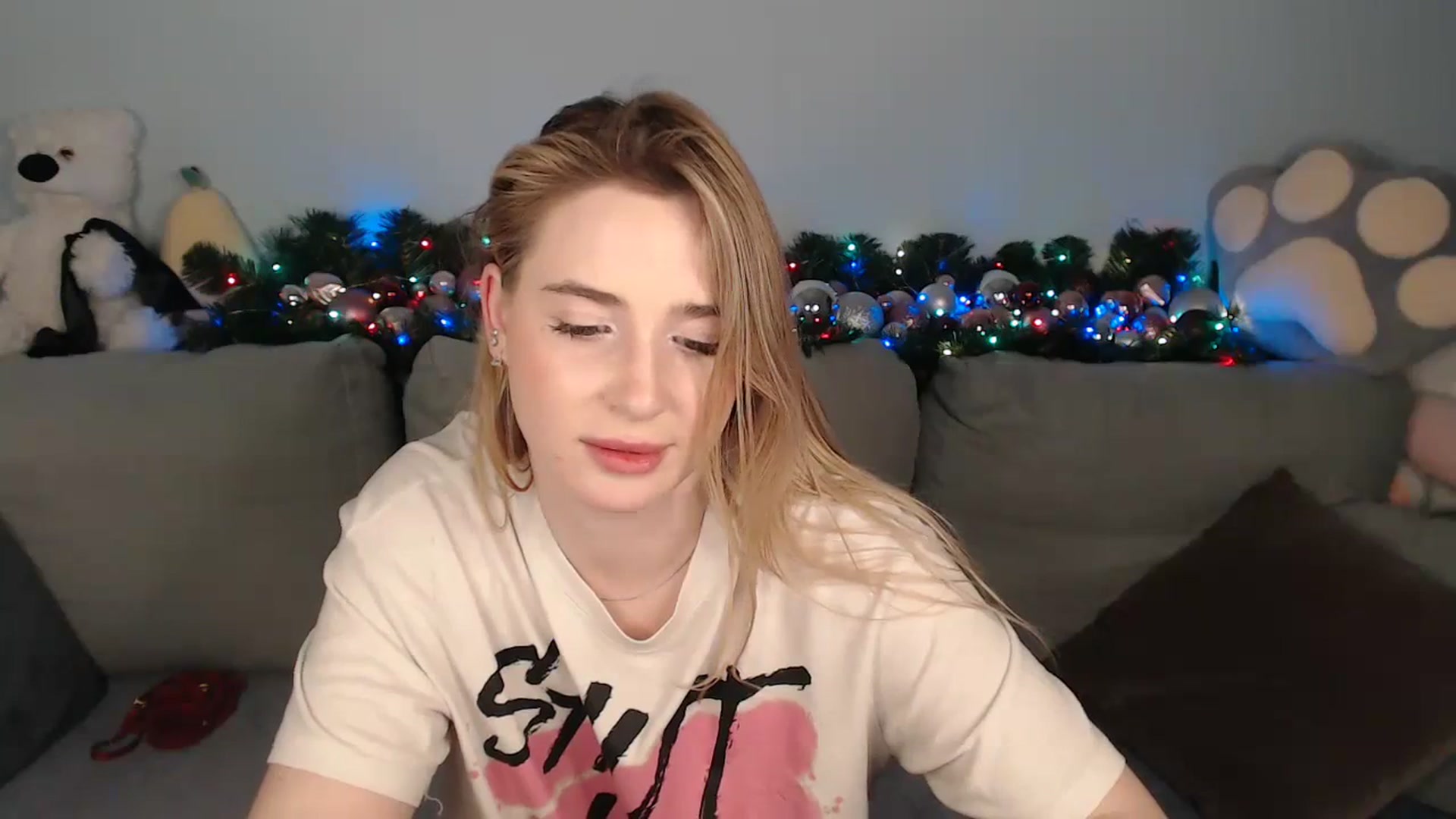 Gallery image thumbnail from SabrinaViolet's myfreecams stream on, 12/16/2023, 14:57 image 3 of 20