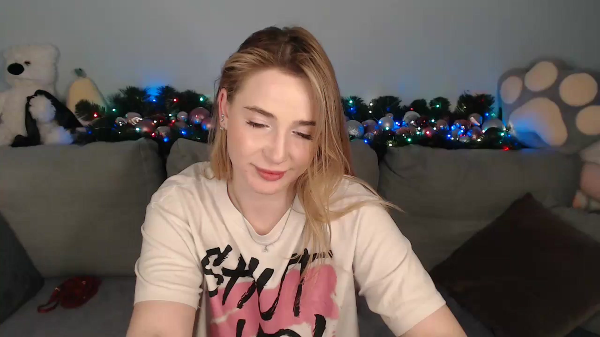 Gallery image thumbnail from SabrinaViolet's myfreecams stream on, 12/16/2023, 14:57 image 4 of 20