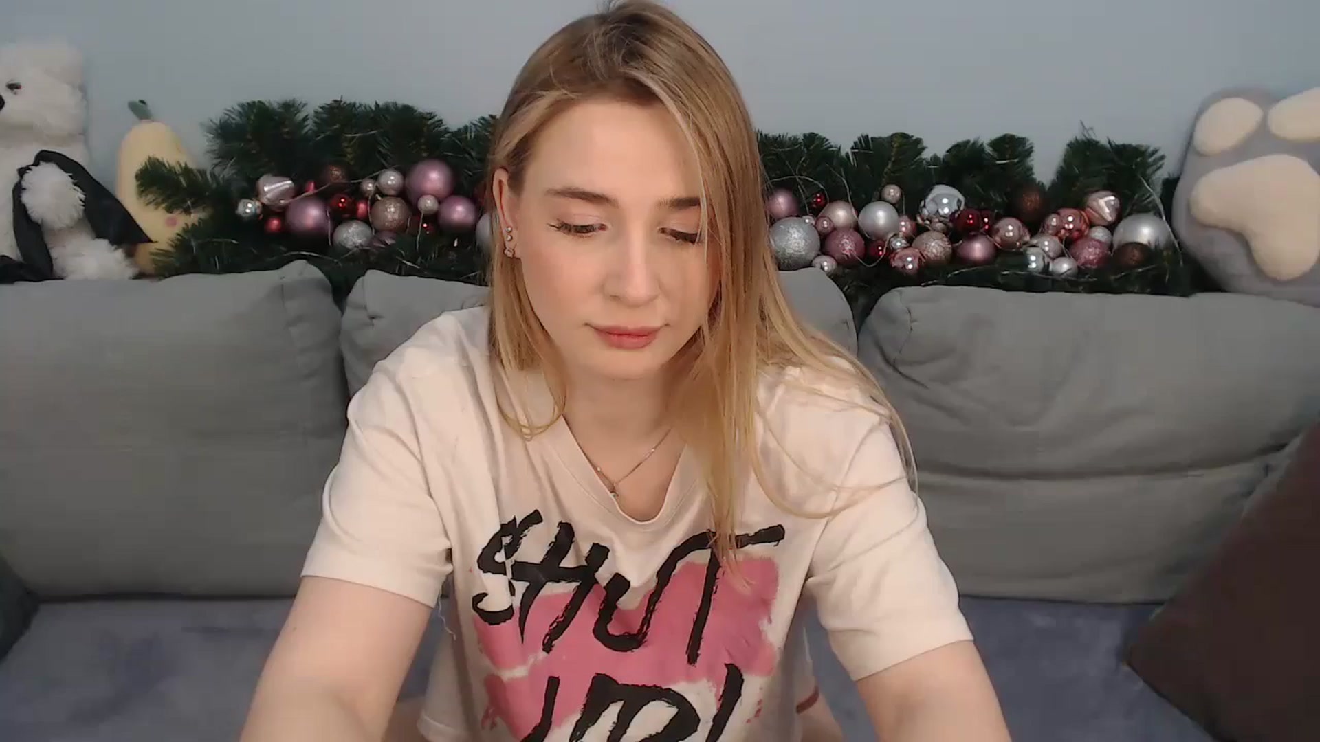 Gallery image thumbnail from SabrinaViolet's myfreecams stream on, 12/19/2023, 11:38 image 1 of 20