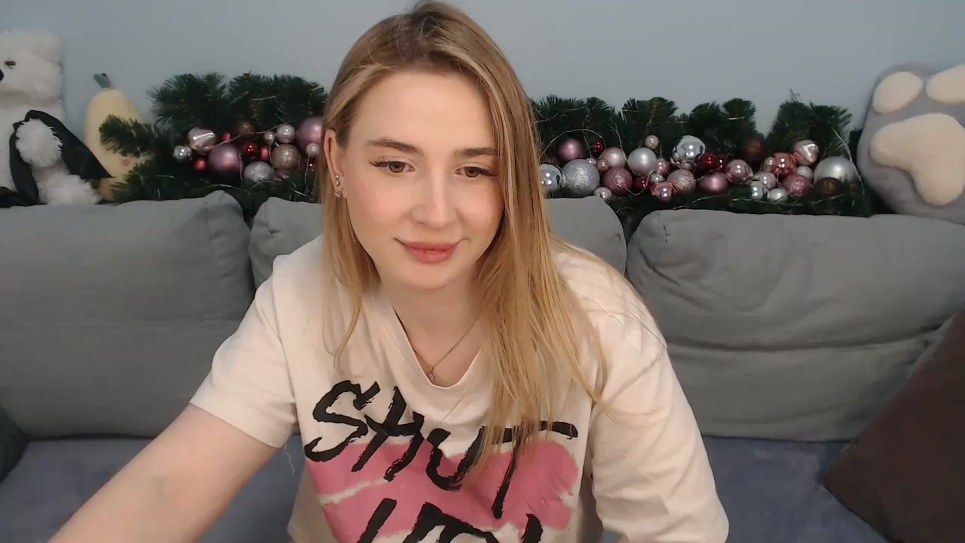 Gallery image thumbnail from SabrinaViolet's myfreecams stream on, 12/19/2023, 11:38 image 10 of 20