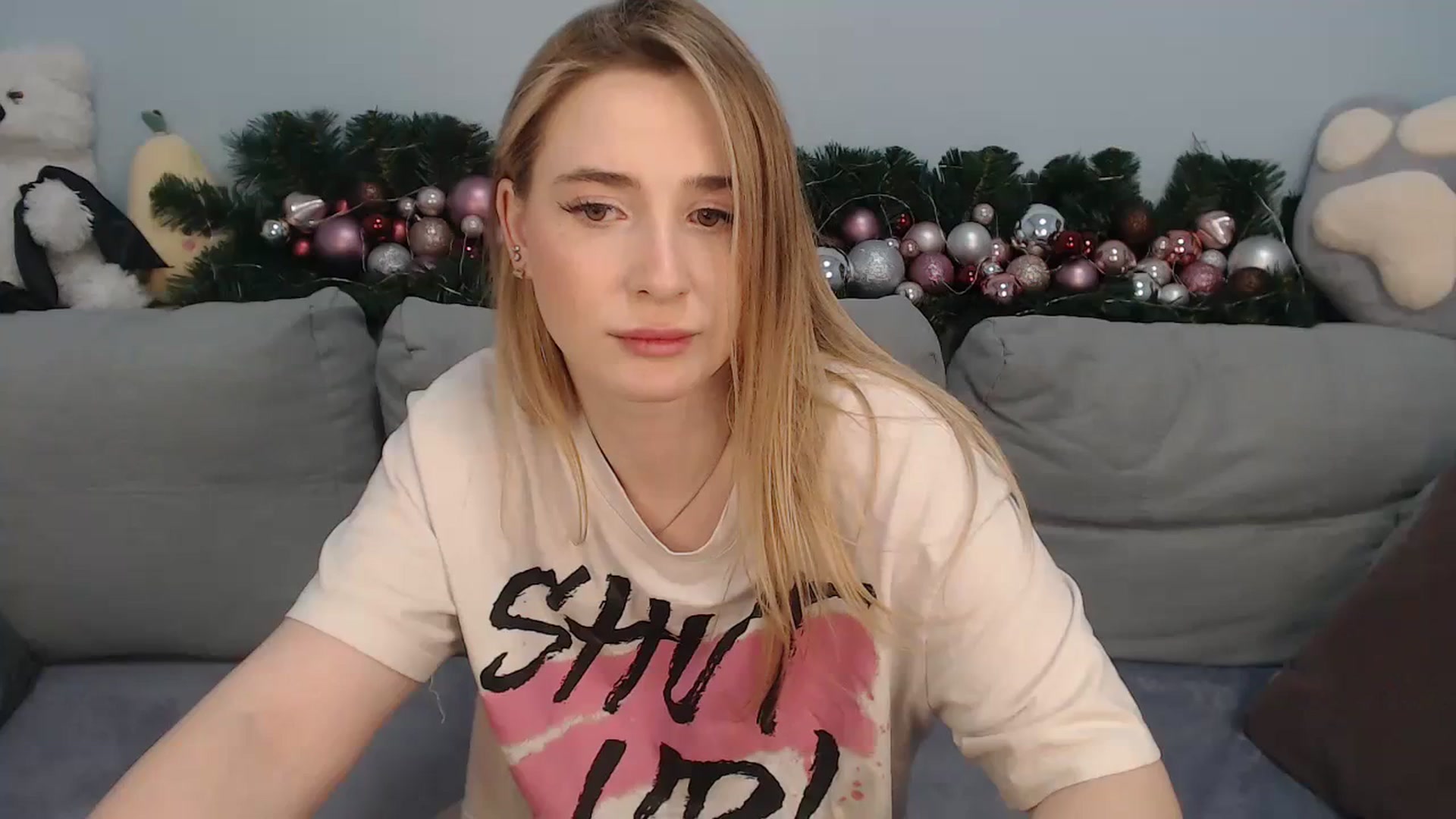 Gallery image thumbnail from SabrinaViolet's myfreecams stream on, 12/19/2023, 11:38 image 9 of 20