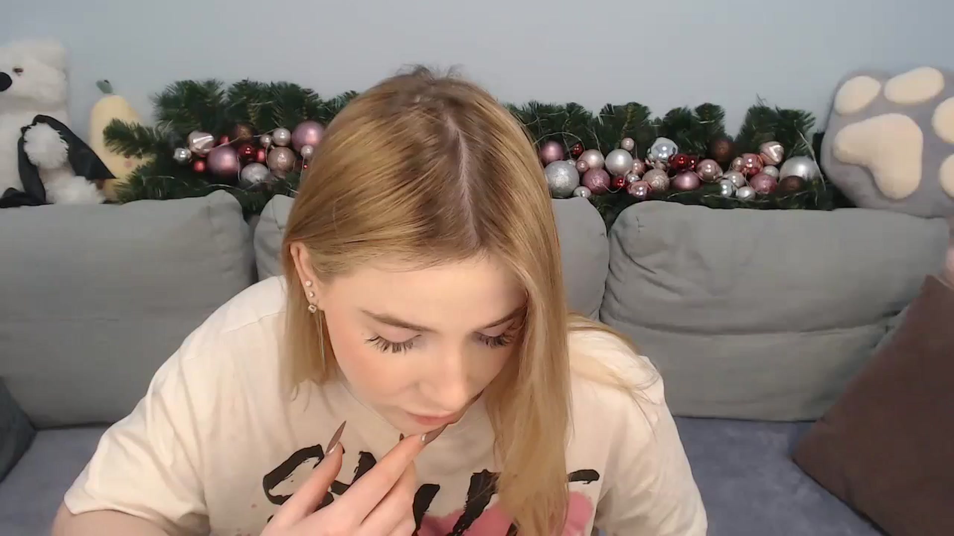 Gallery image thumbnail from SabrinaViolet's myfreecams stream on, 12/19/2023, 12:52 image 1 of 20