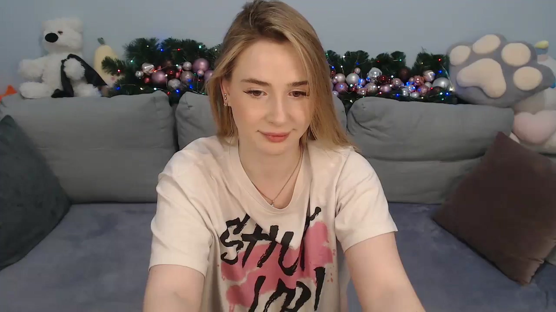 Gallery image thumbnail from SabrinaViolet's myfreecams stream on, 12/19/2023, 12:52 image 16 of 20