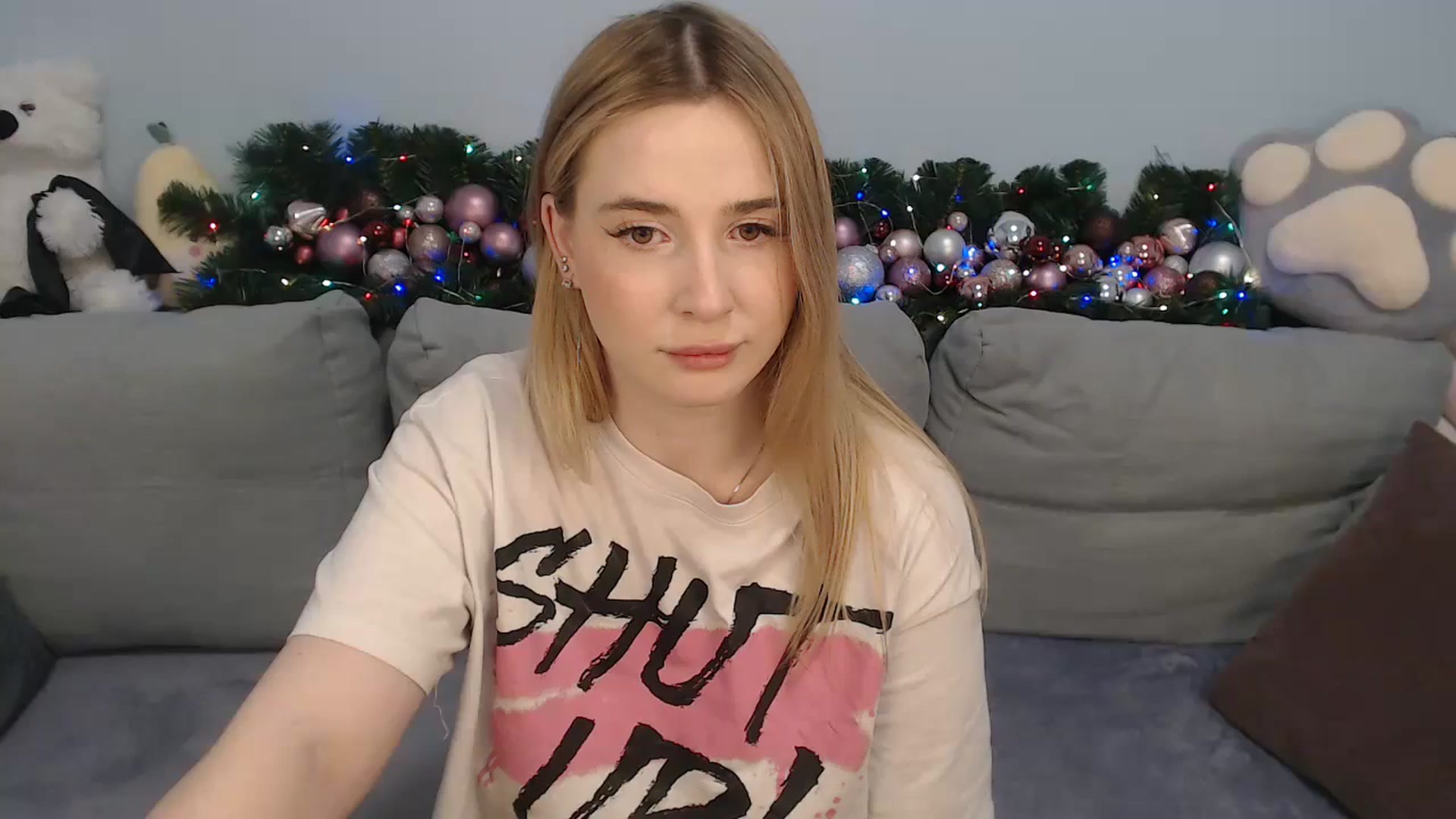 Gallery image thumbnail from SabrinaViolet's myfreecams stream on, 12/19/2023, 12:52 image 7 of 20
