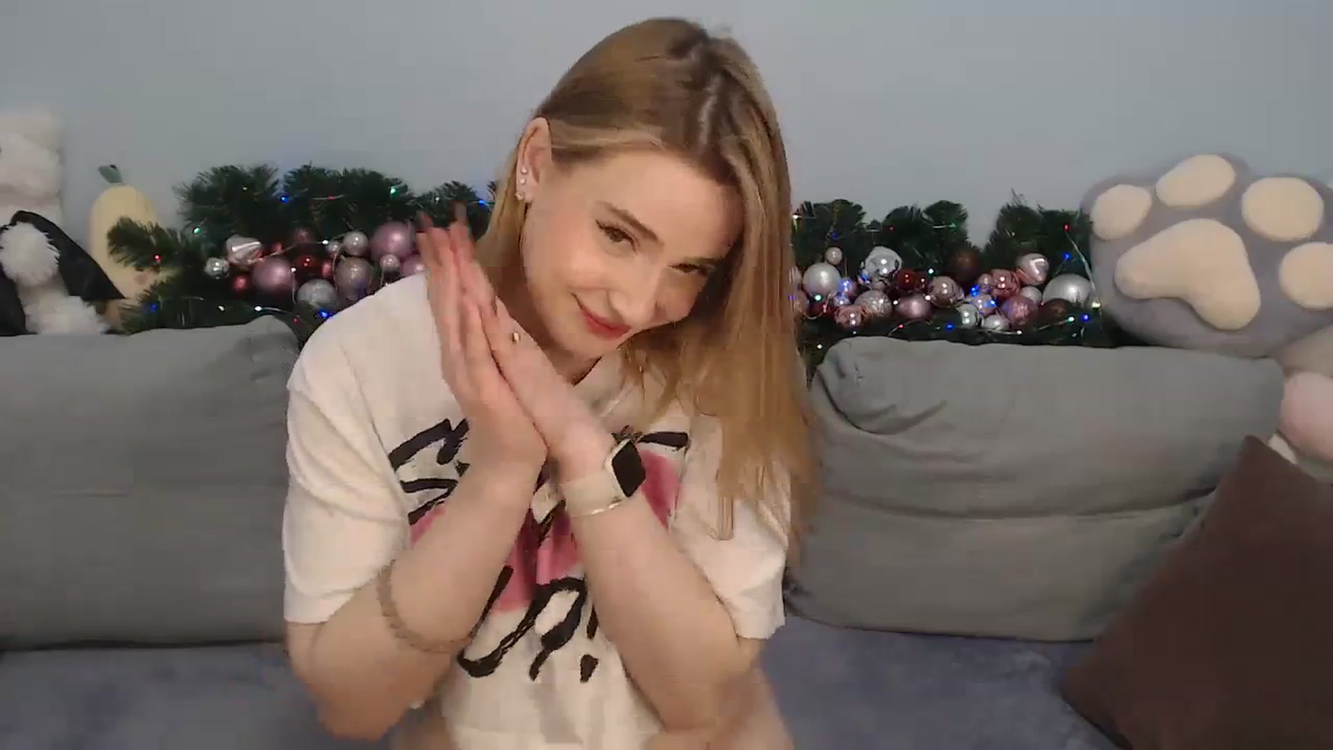 Gallery image thumbnail from SabrinaViolet's myfreecams stream on, 12/19/2023, 14:45 image 8 of 20