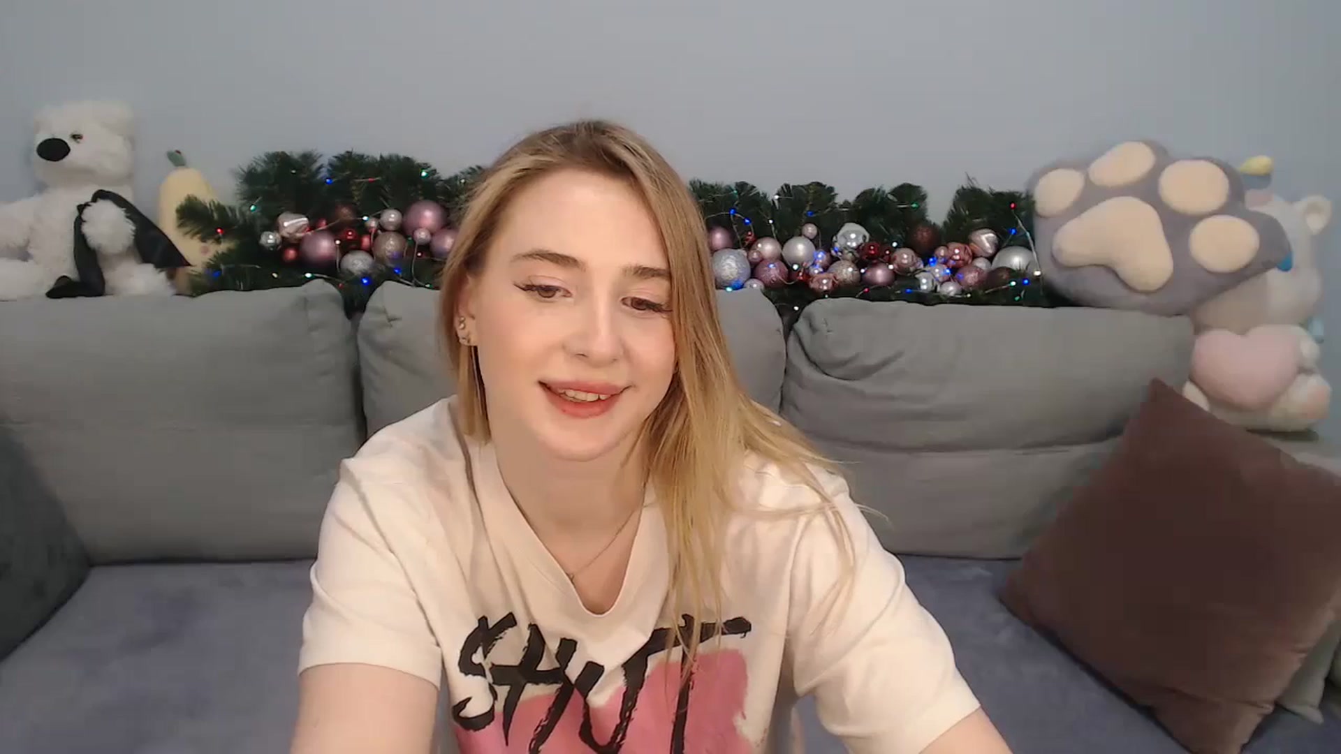 Gallery image thumbnail from SabrinaViolet's myfreecams stream on, 12/19/2023, 14:45 image 16 of 20