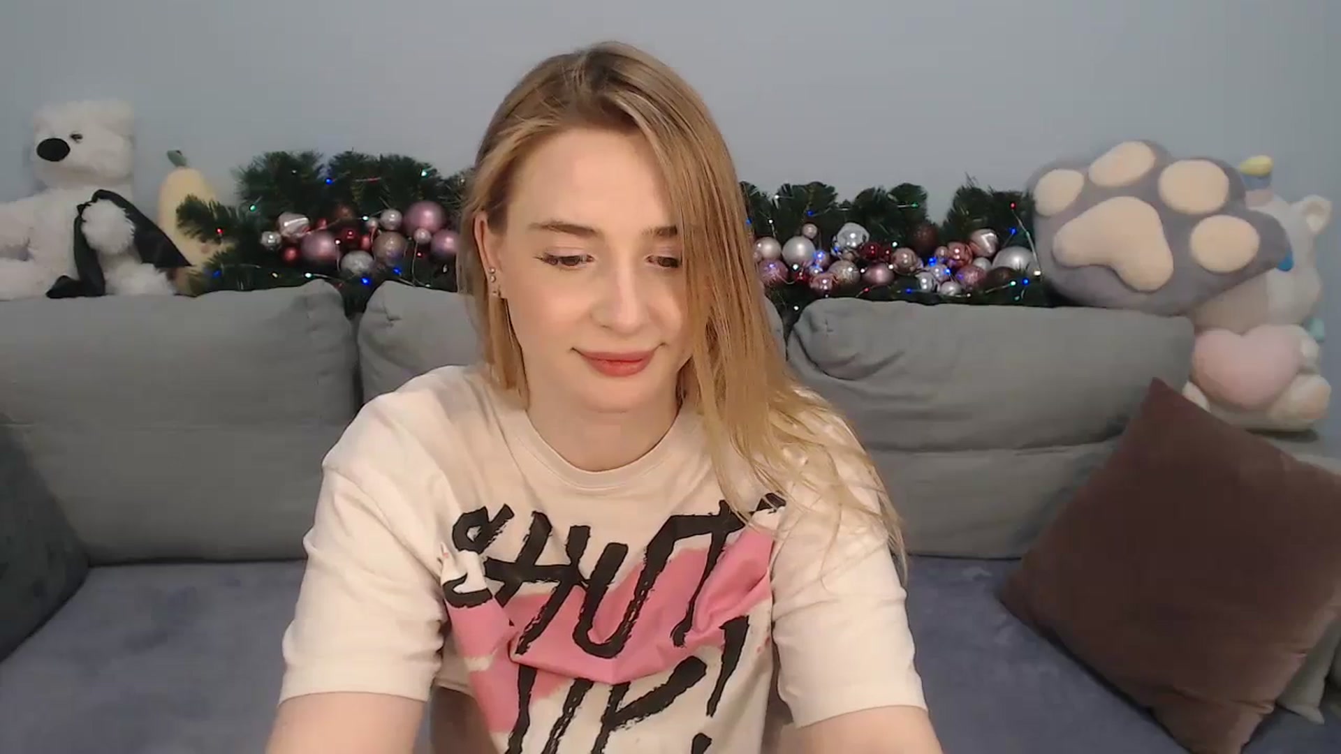 Gallery image thumbnail from SabrinaViolet's myfreecams stream on, 12/19/2023, 14:45 image 19 of 20