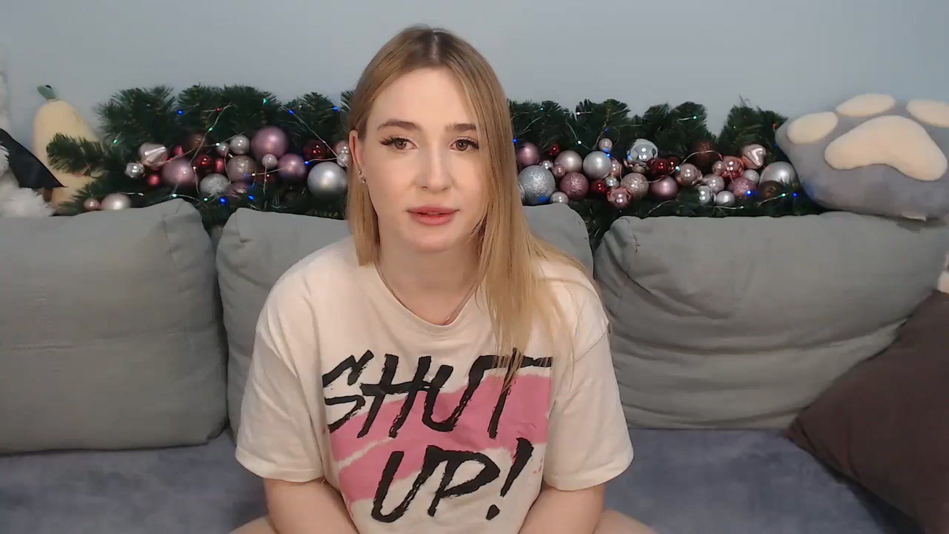 Gallery image thumbnail from SabrinaViolet's myfreecams stream on, 12/24/2023, 13:38 image 10 of 20