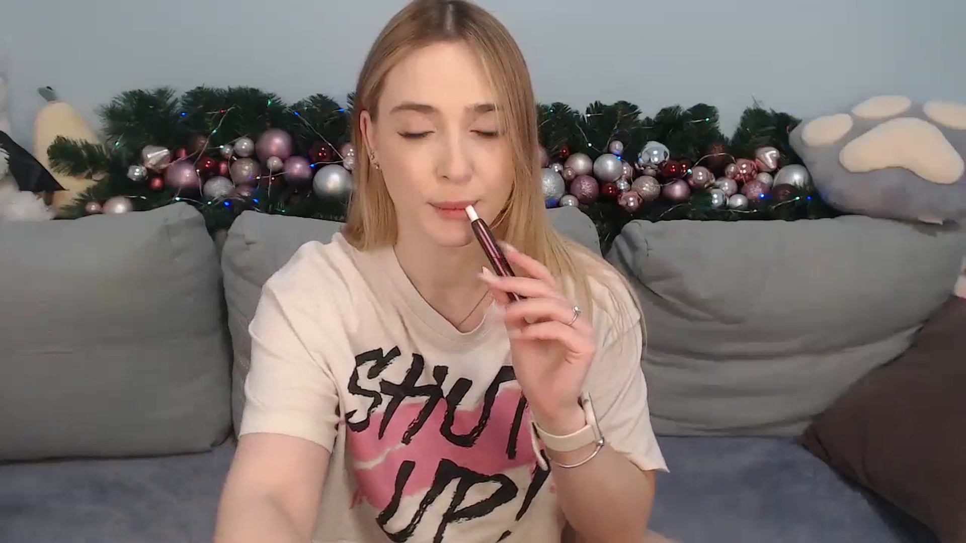 Gallery image thumbnail from SabrinaViolet's myfreecams stream on, 12/24/2023, 14:25 image 12 of 20