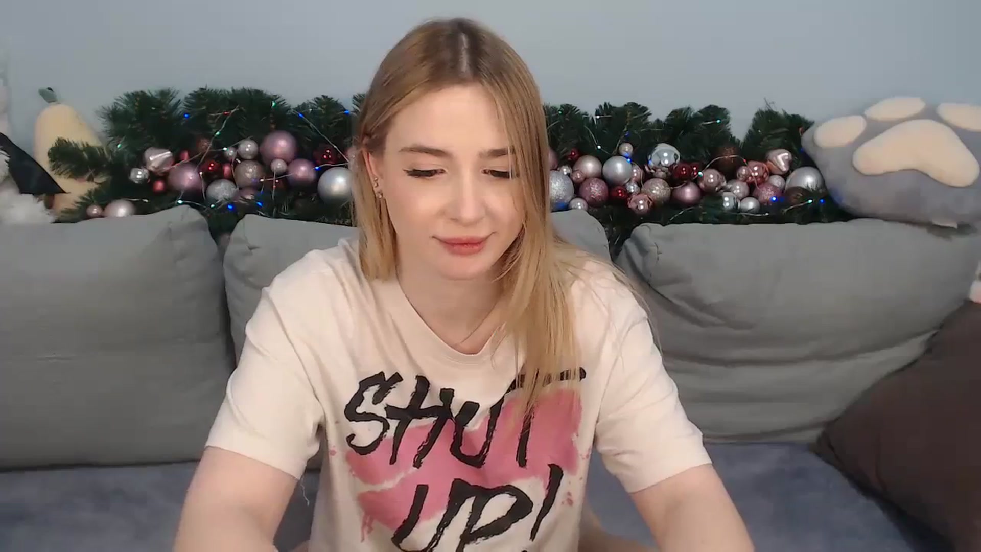 Gallery image thumbnail from SabrinaViolet's myfreecams stream on, 12/24/2023, 14:25 image 2 of 20
