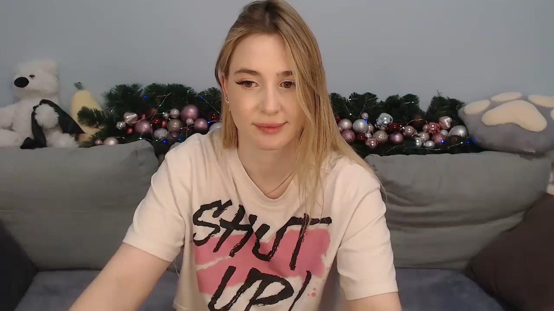 Gallery image thumbnail from SabrinaViolet's myfreecams stream on, 12/24/2023, 14:48 image 9 of 20