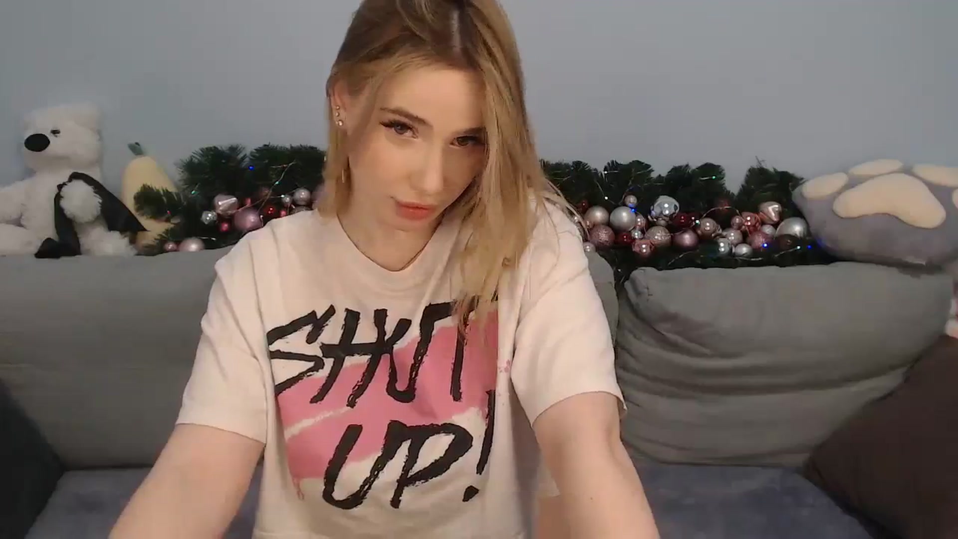 Gallery image thumbnail from SabrinaViolet's myfreecams stream on, 12/24/2023, 14:48 image 12 of 20