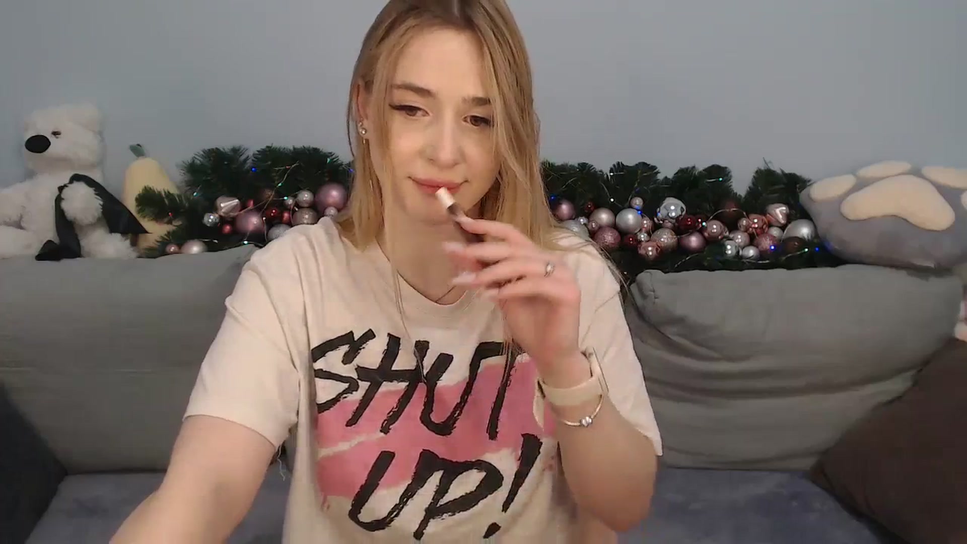 Gallery image thumbnail from SabrinaViolet's myfreecams stream on, 12/24/2023, 14:48 image 18 of 20