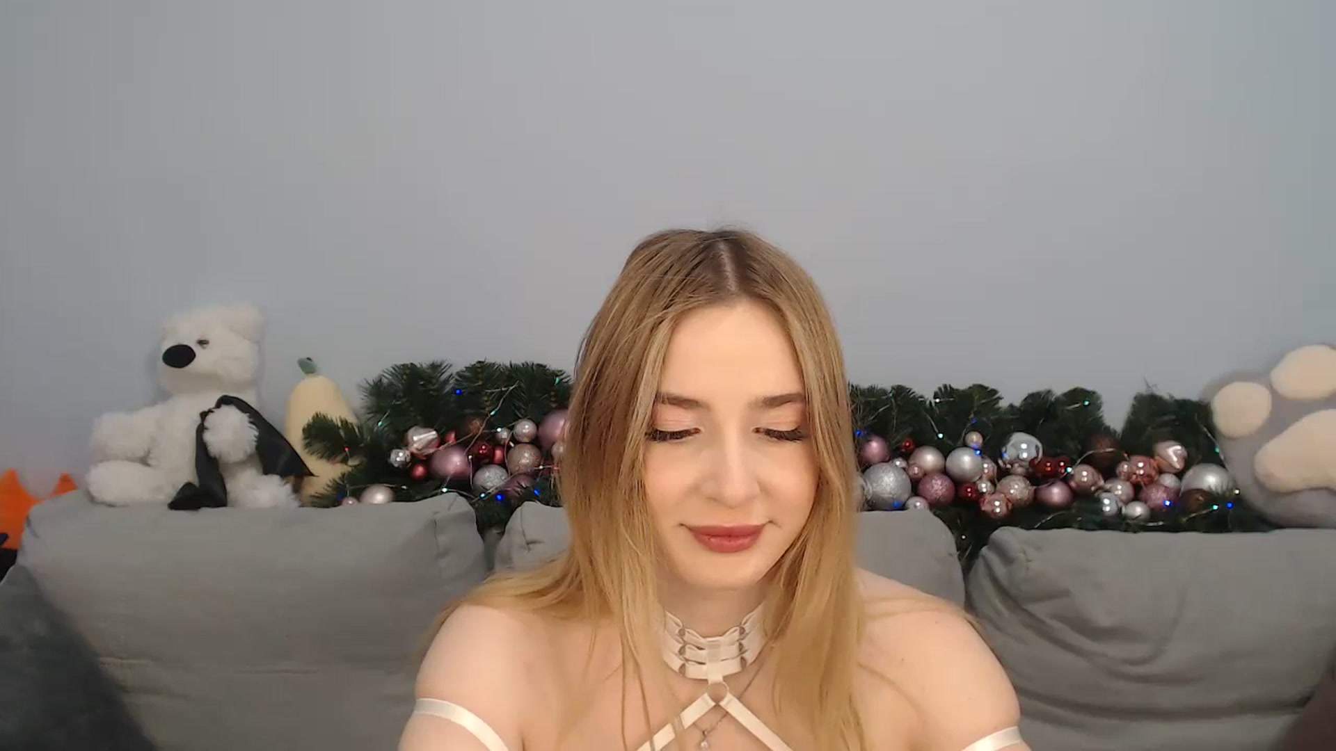 Gallery image thumbnail from SabrinaViolet's myfreecams stream on, 12/25/2023, 09:42 image 5 of 20