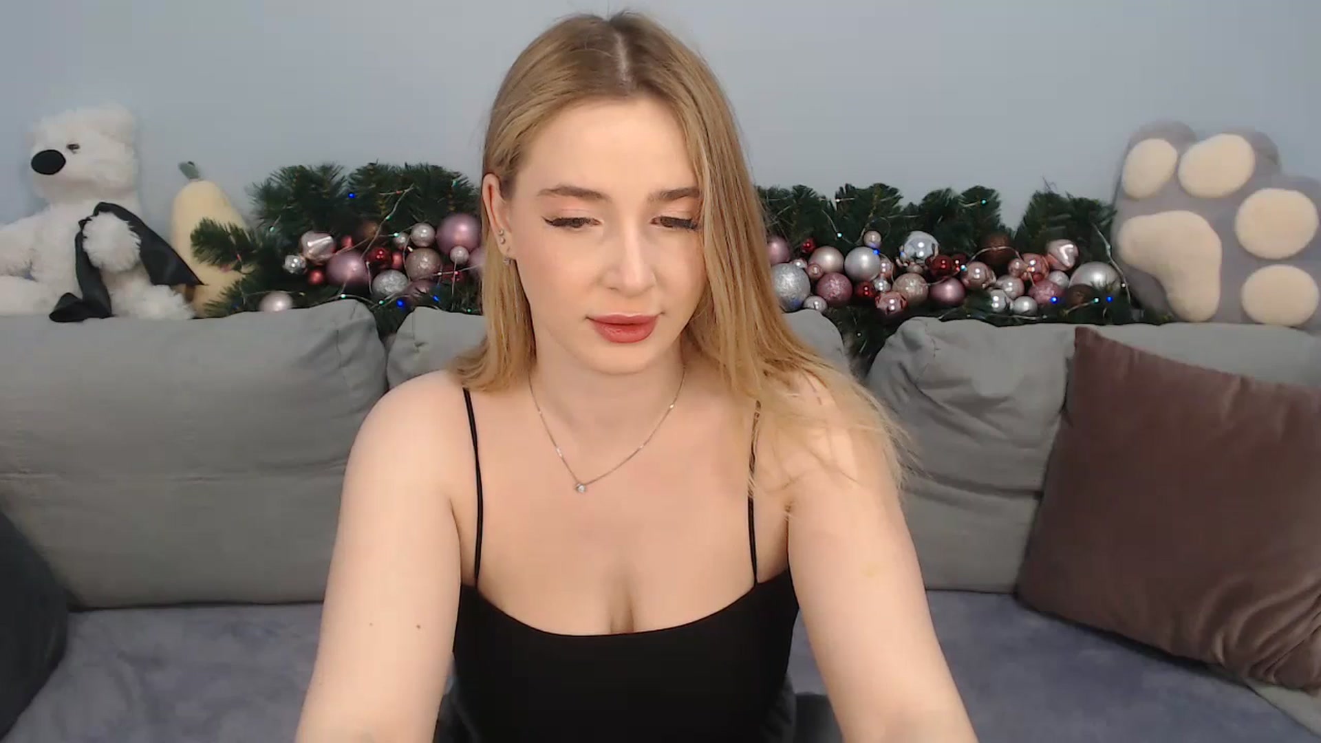 Gallery image thumbnail from SabrinaViolet's myfreecams stream on, 12/27/2023, 09:39 image 19 of 20