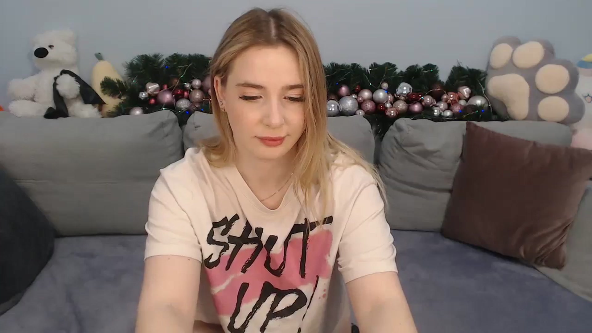 Gallery image thumbnail from SabrinaViolet's myfreecams stream on, 12/27/2023, 10:41 image 18 of 20