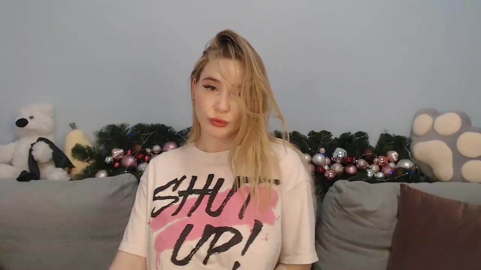 Gallery image thumbnail from SabrinaViolet's myfreecams stream on, 12/27/2023, 10:41 image 4 of 20
