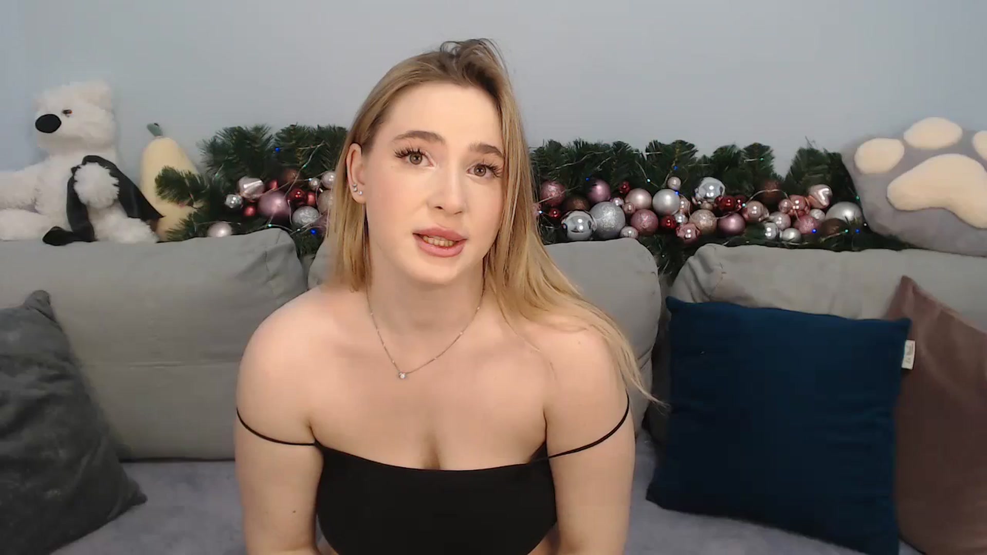 Gallery image thumbnail from SabrinaViolet's myfreecams stream on, 01/04/2024, 10:15 image 9 of 20