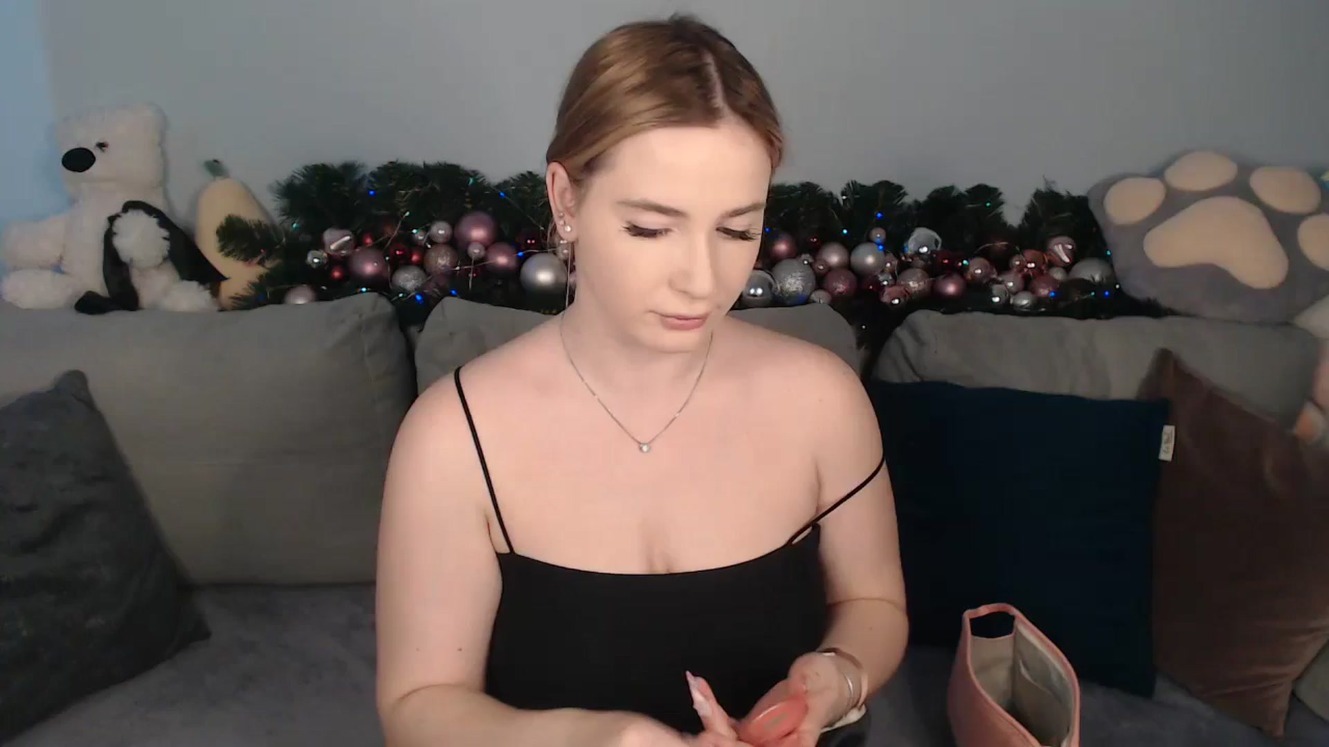 Gallery image thumbnail from SabrinaViolet's myfreecams stream on, 01/04/2024, 10:15 image 1 of 20