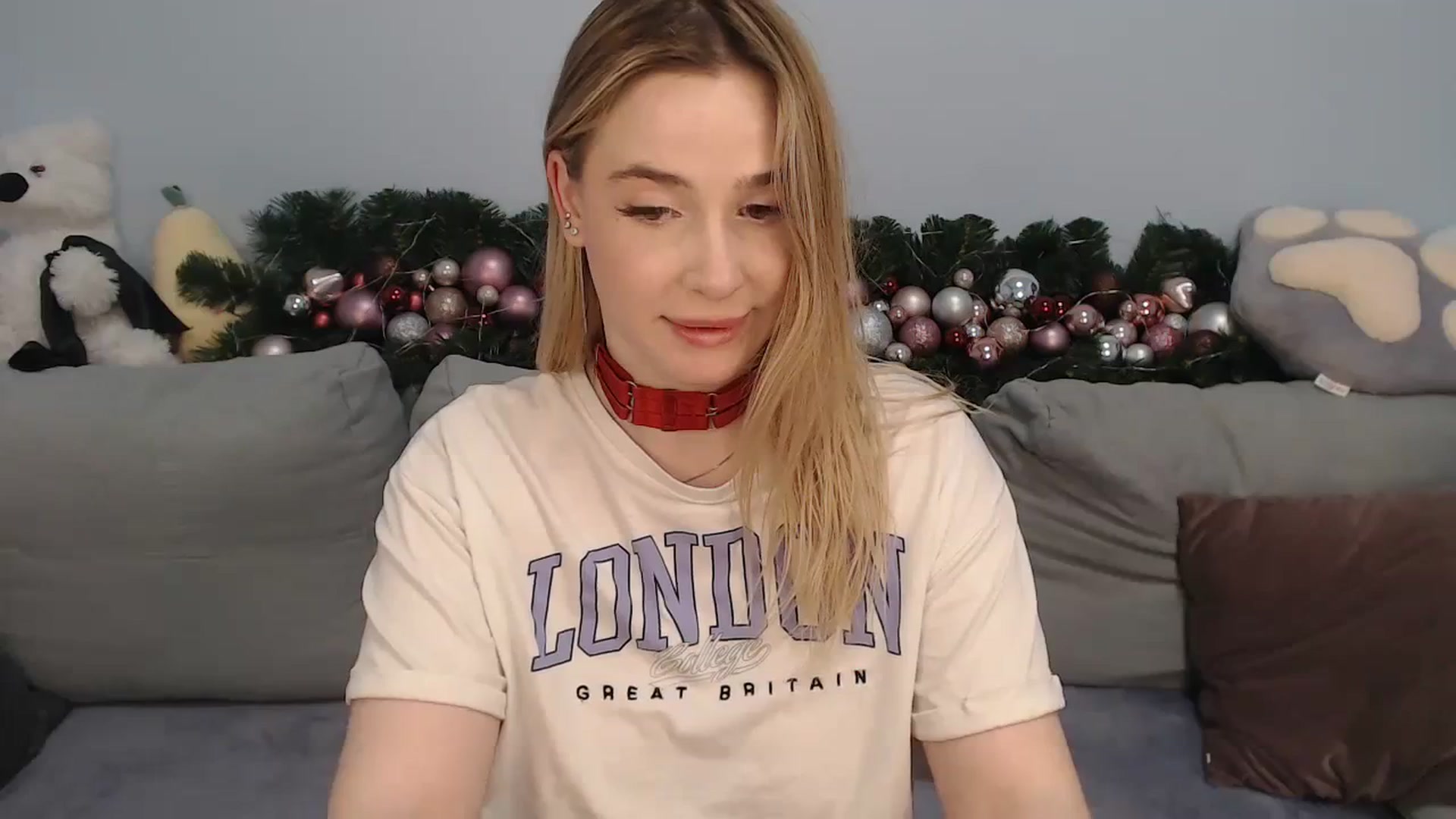 Gallery image thumbnail from SabrinaViolet's myfreecams stream on, 01/06/2024, 14:18 image 8 of 20