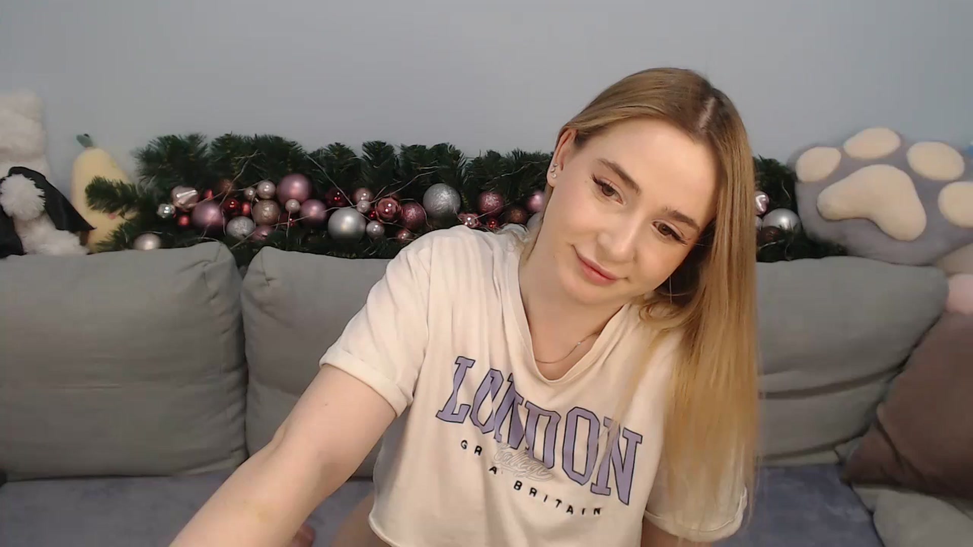 Gallery image thumbnail from SabrinaViolet's myfreecams stream on, 01/07/2024, 10:50 image 13 of 20