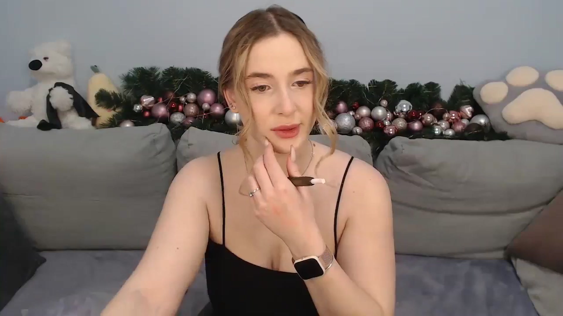Gallery image thumbnail from SabrinaViolet's myfreecams stream on, 01/08/2024, 09:48 image 4 of 20