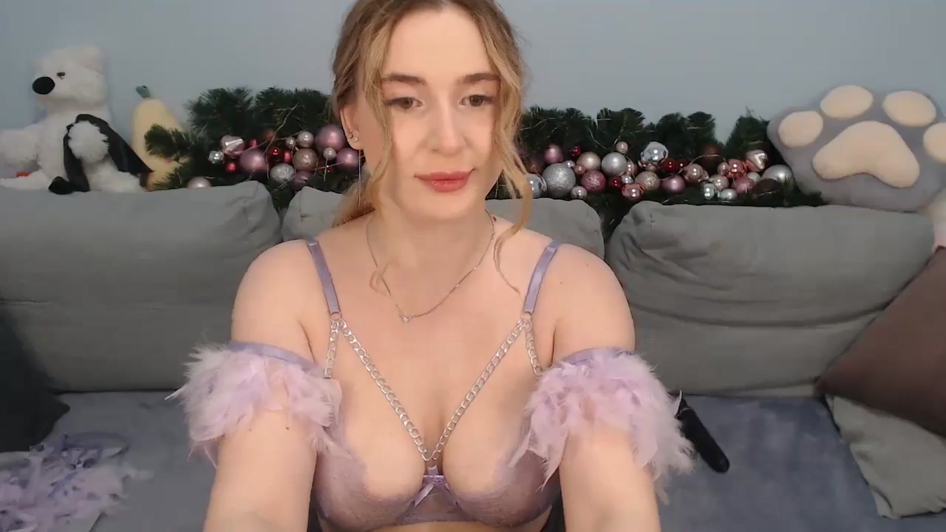 Gallery image thumbnail from SabrinaViolet's myfreecams stream on, 01/08/2024, 10:19 image 9 of 20