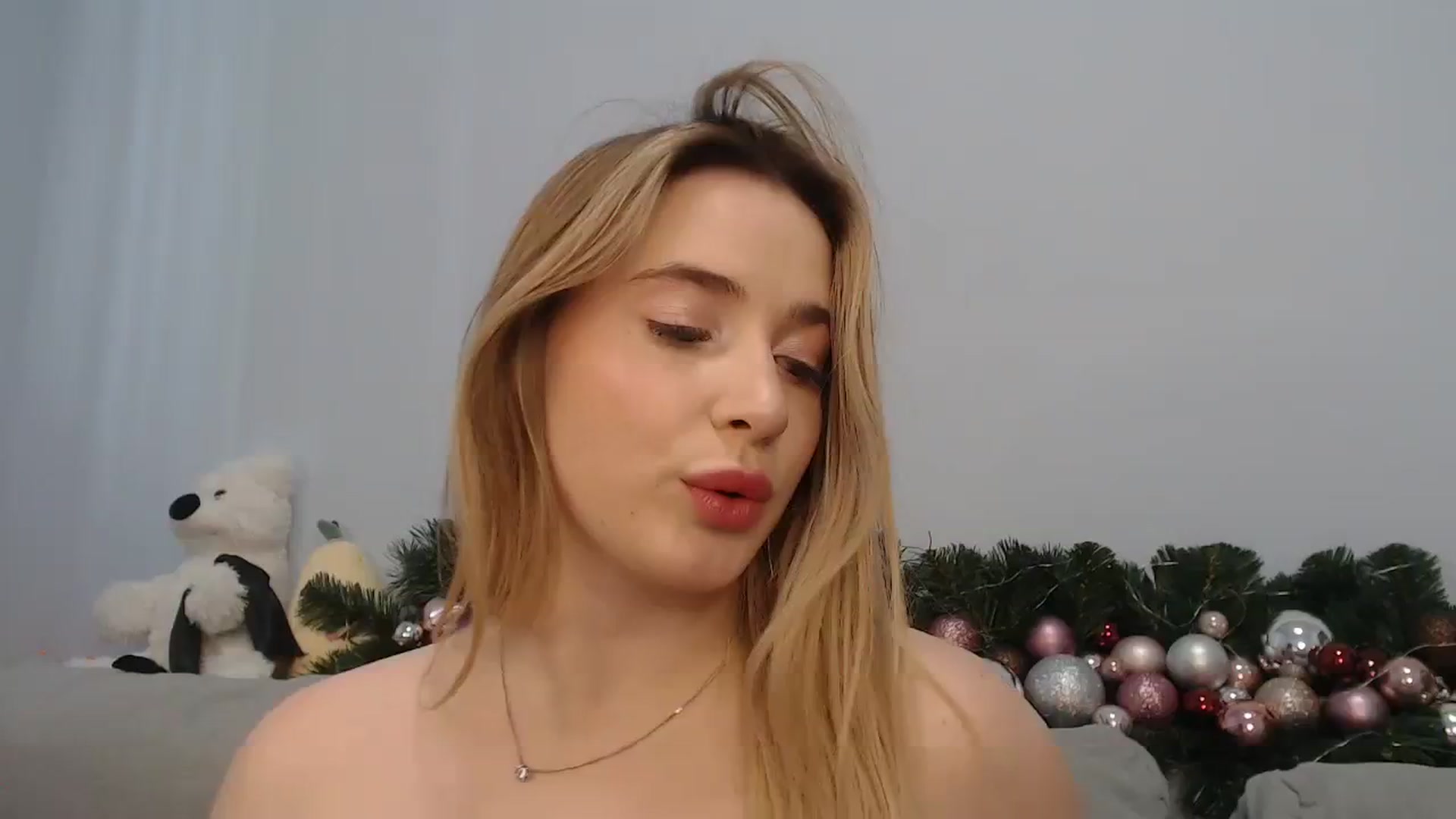 Gallery image thumbnail from SabrinaViolet's myfreecams stream on, 01/09/2024, 11:47 image 1 of 20