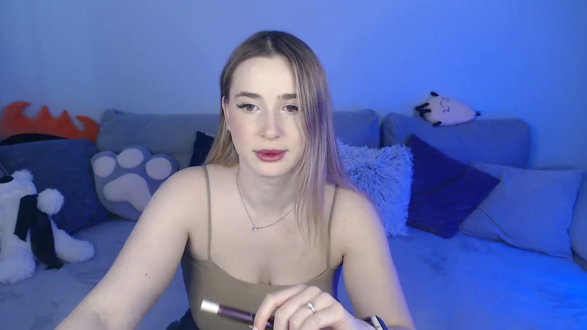 Gallery image thumbnail from SabrinaViolet's myfreecams stream on, 01/23/2024, 10:25 image 11 of 20